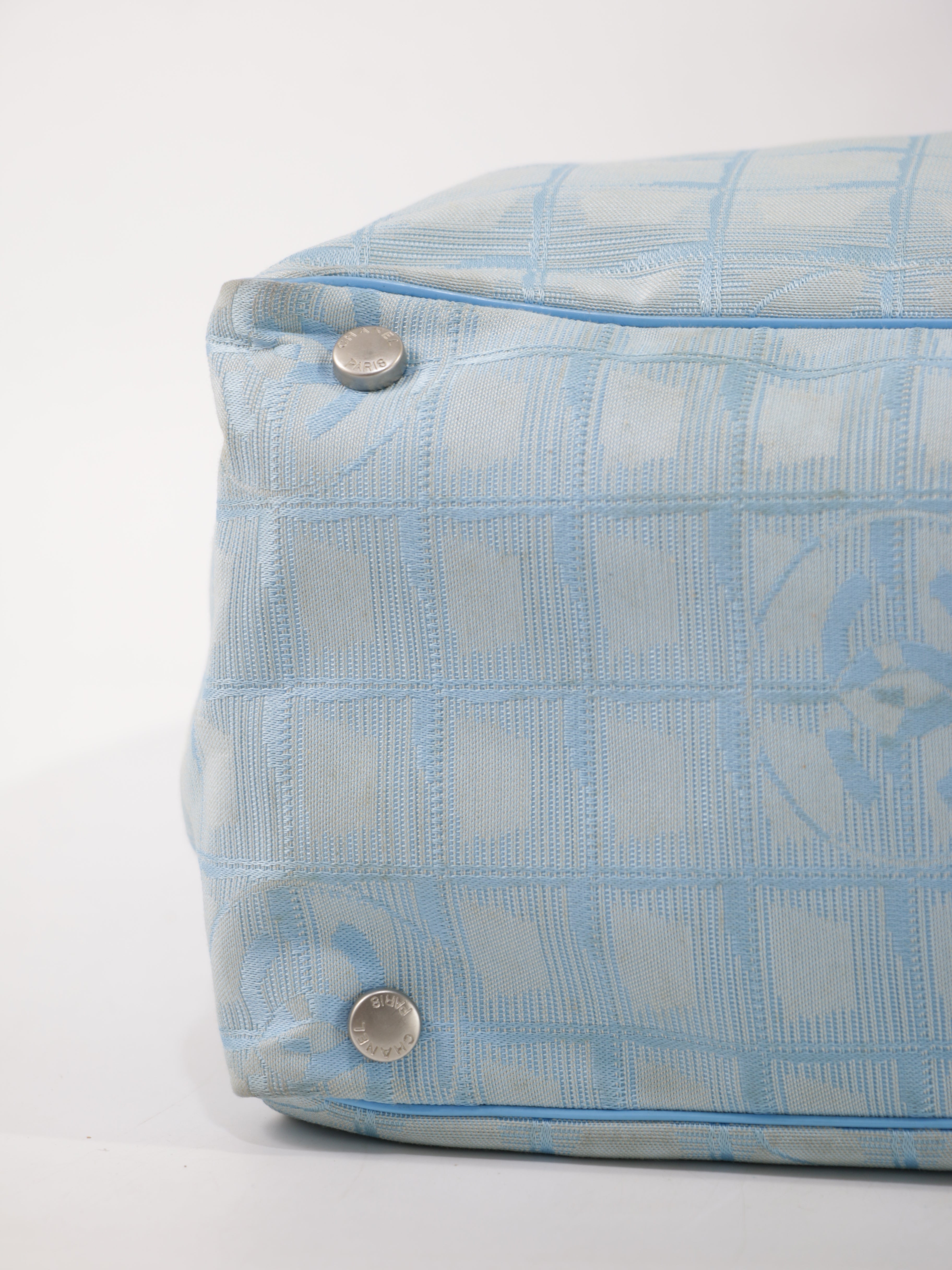 Medium New Travel Line Tote