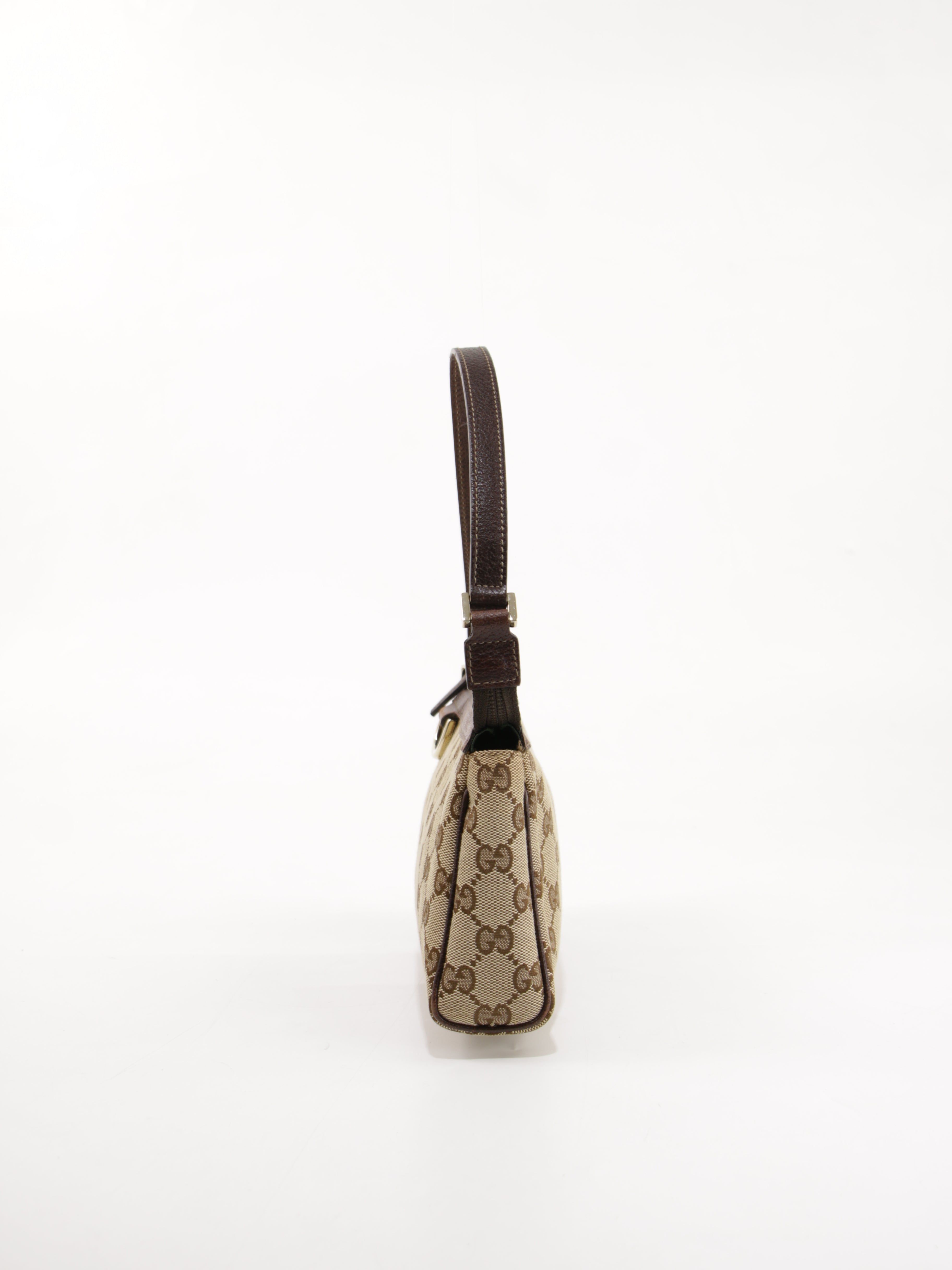 Abbey D-Ring Pochette