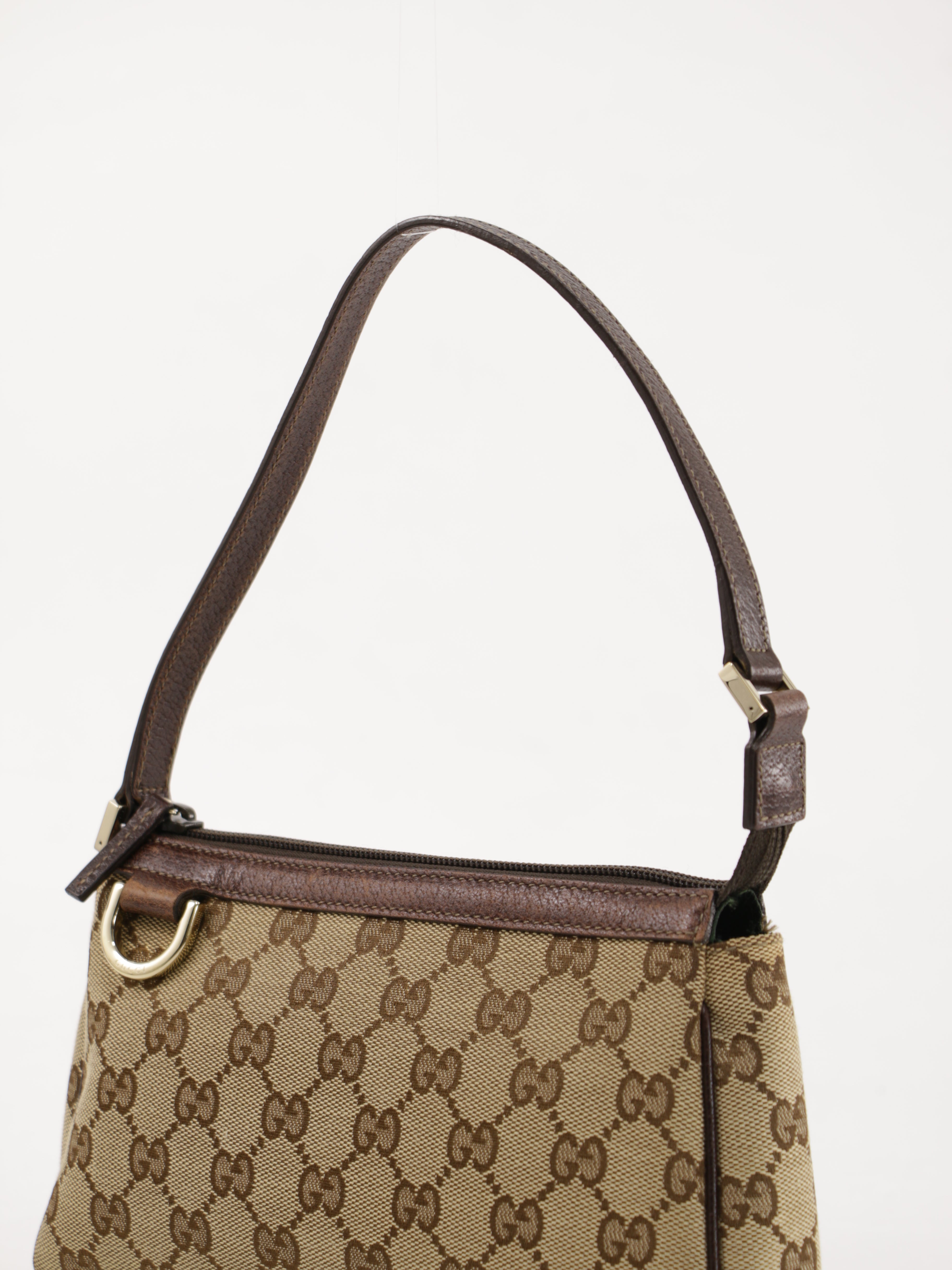 Abbey D-Ring Pochette