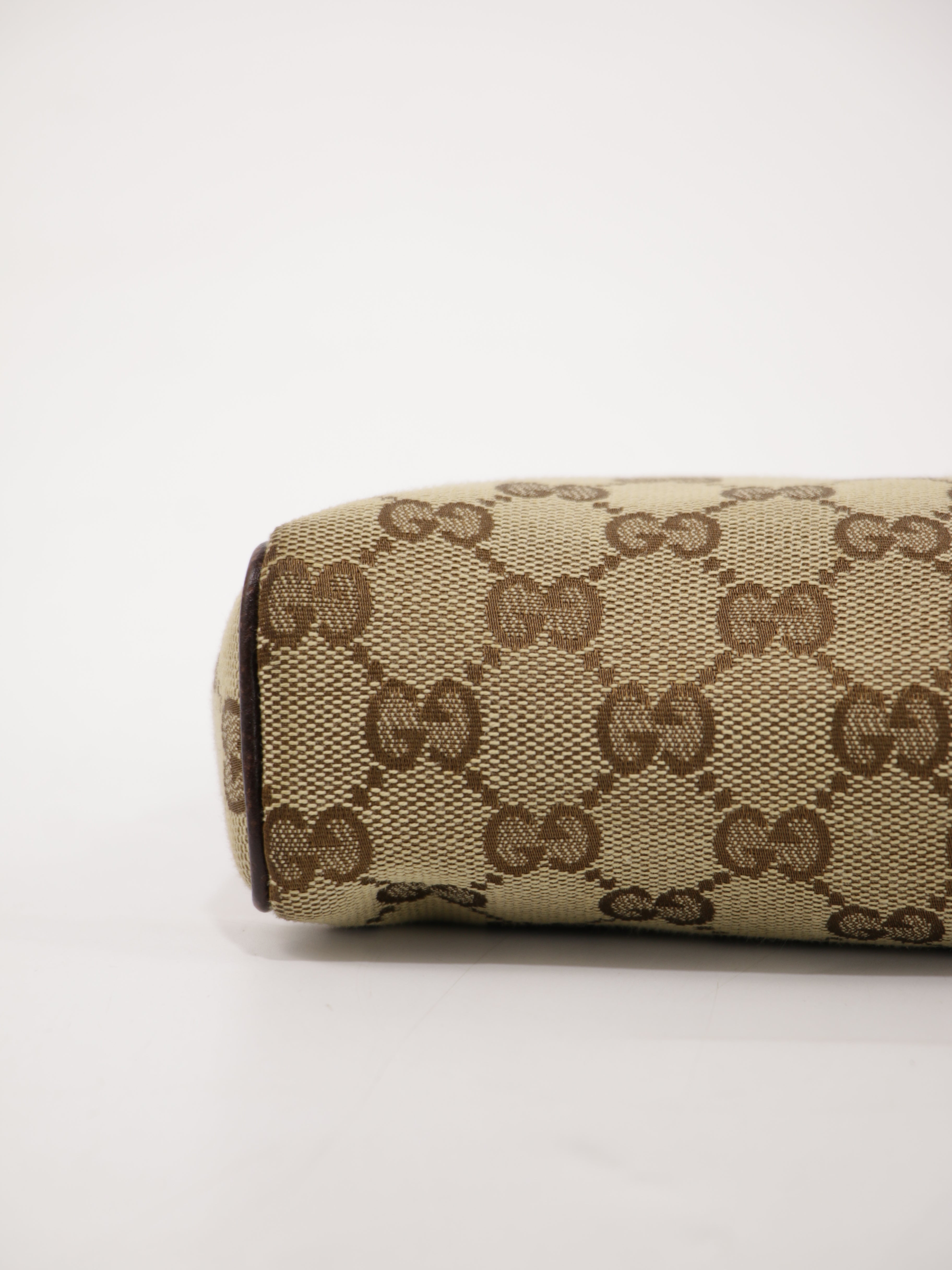 Abbey D-Ring Pochette