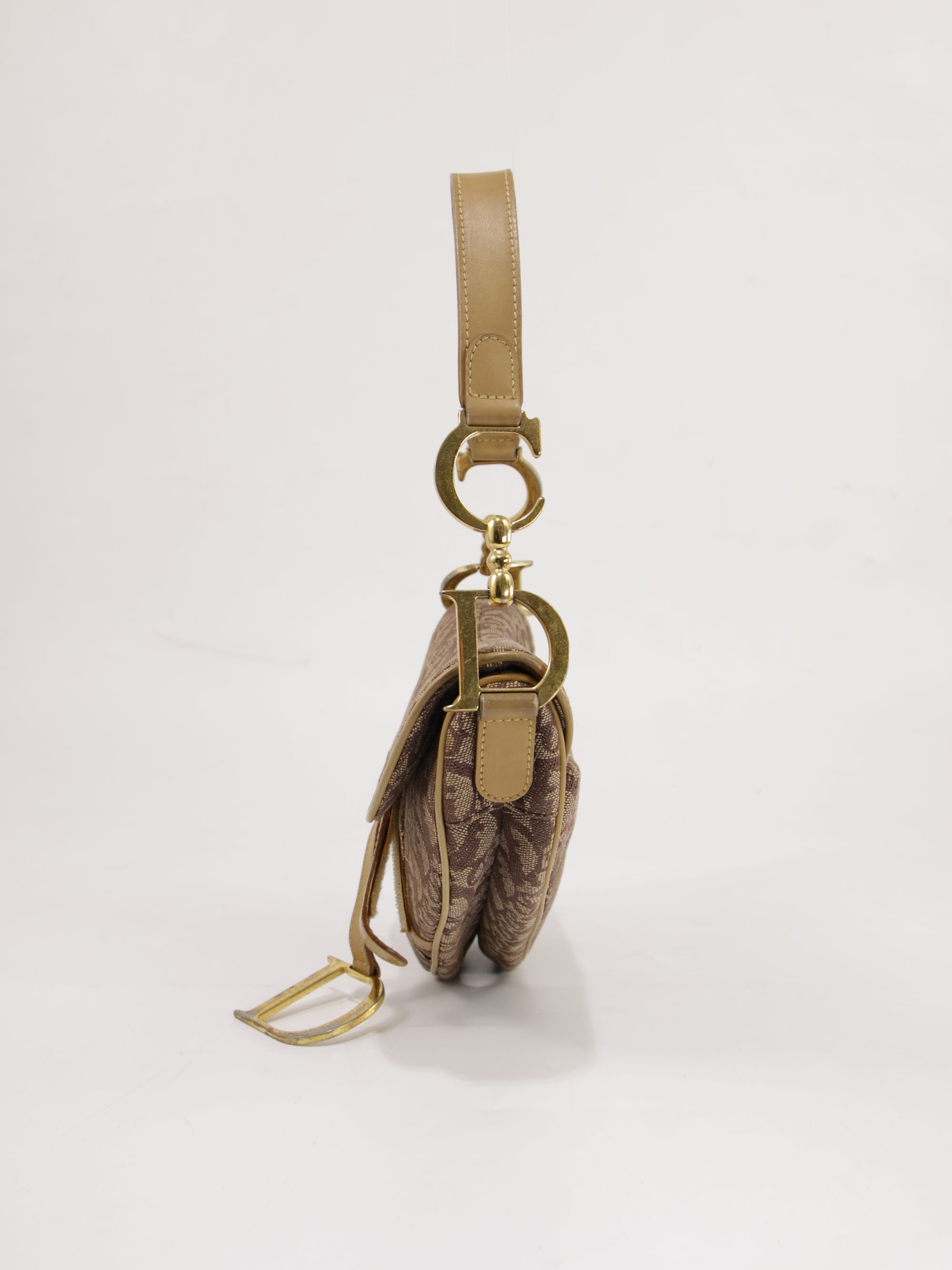 Saddle