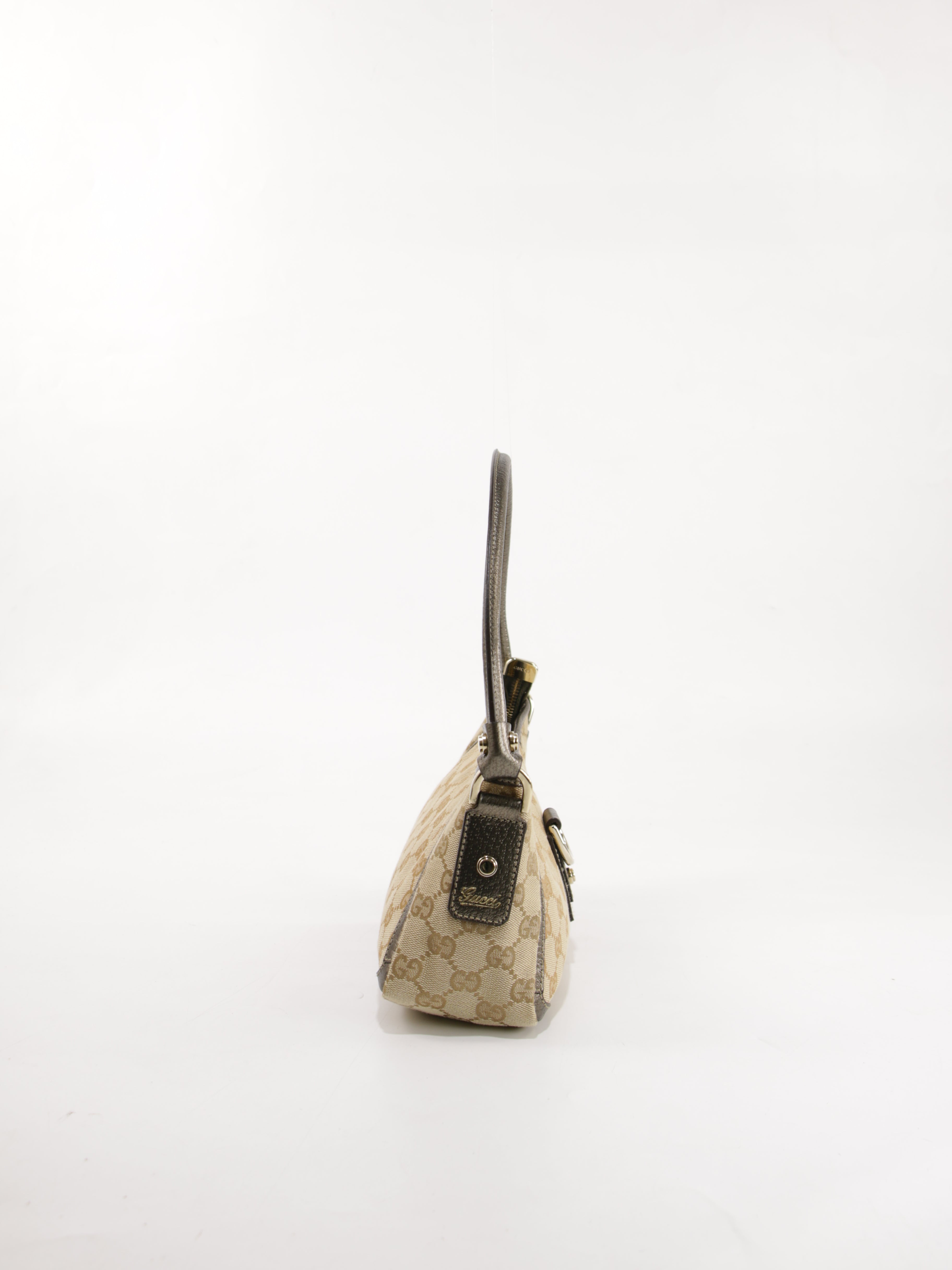 Abbey D-Ring Pochette