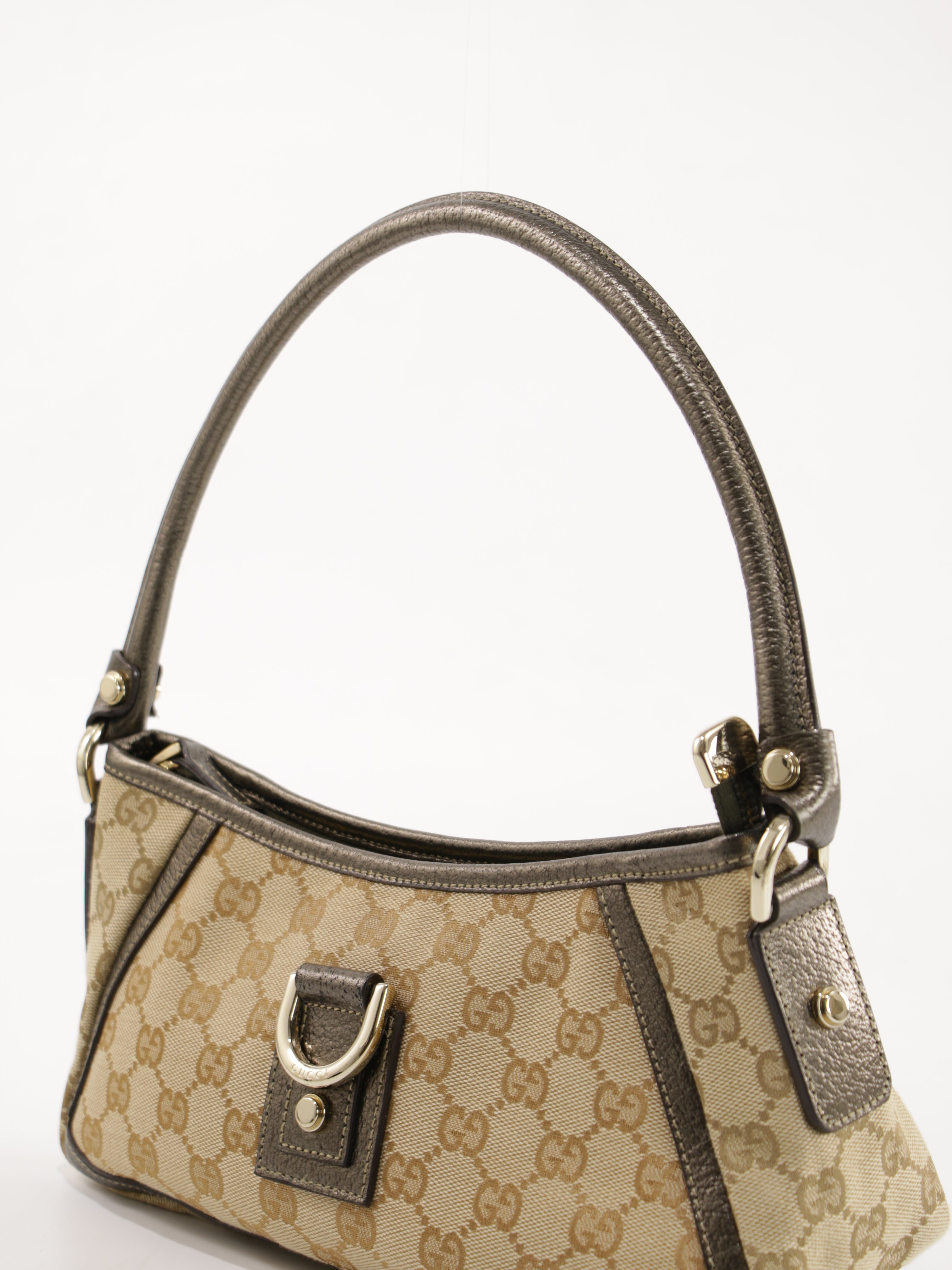 Abbey D-Ring Pochette