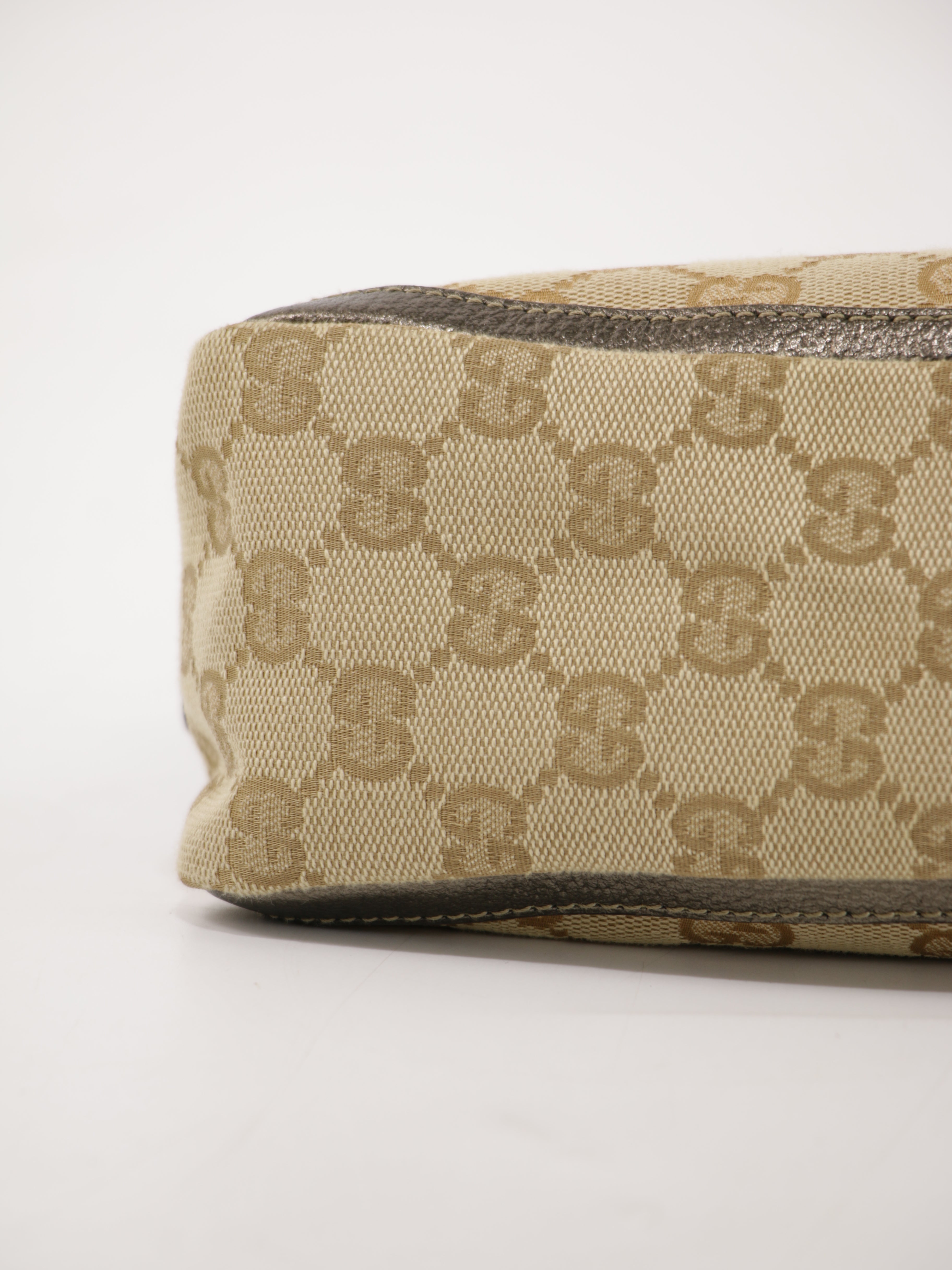 Abbey D-Ring Pochette