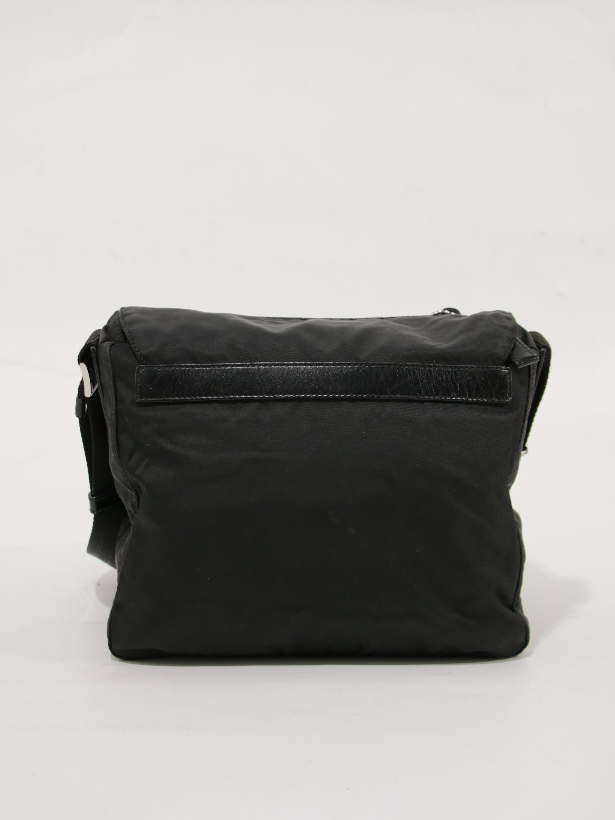 Single Buckle Messenger