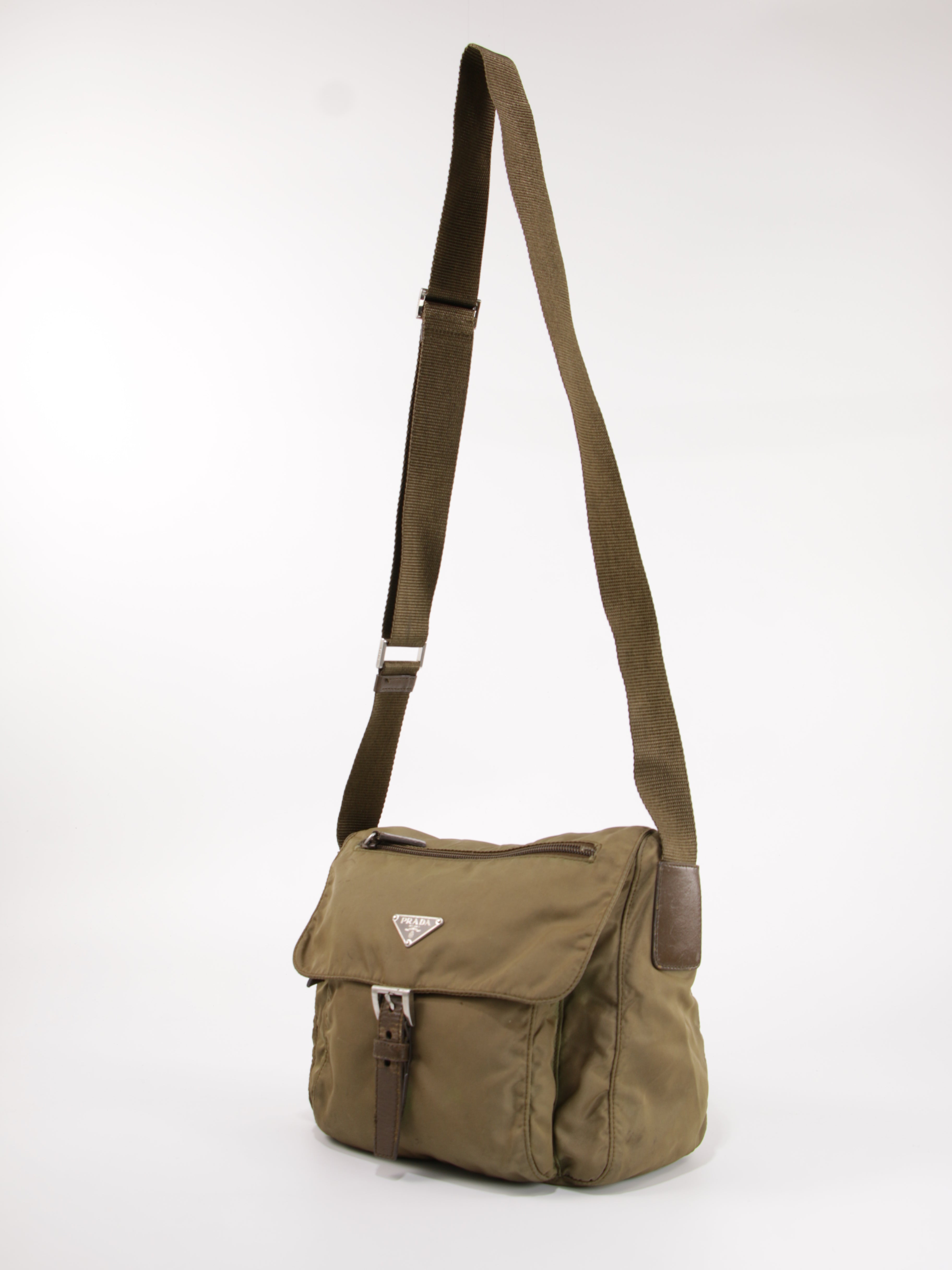 Single Buckle Messenger