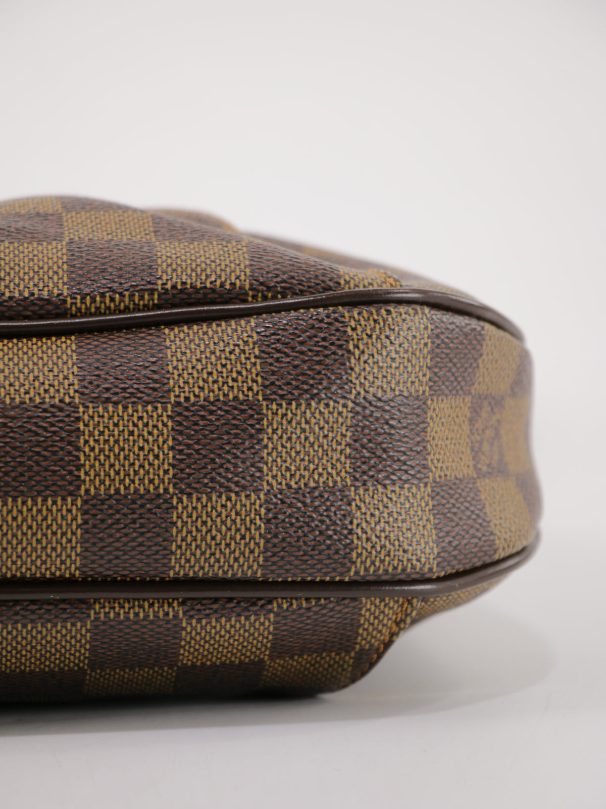 Louis Vuitton Thames PM