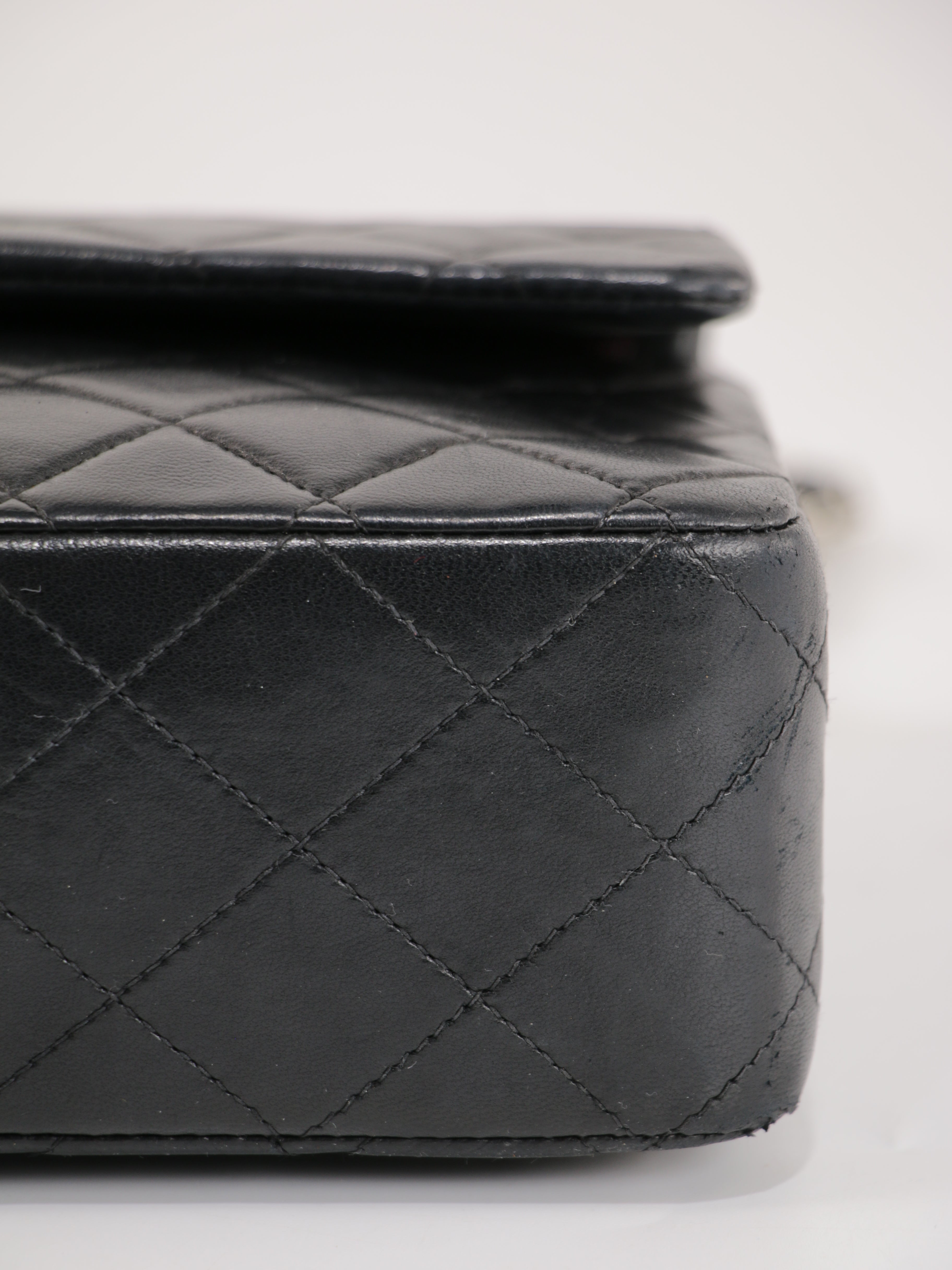 #131 Medium Classic Flap