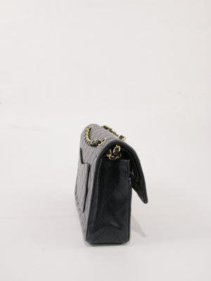Medium Classic Flap
