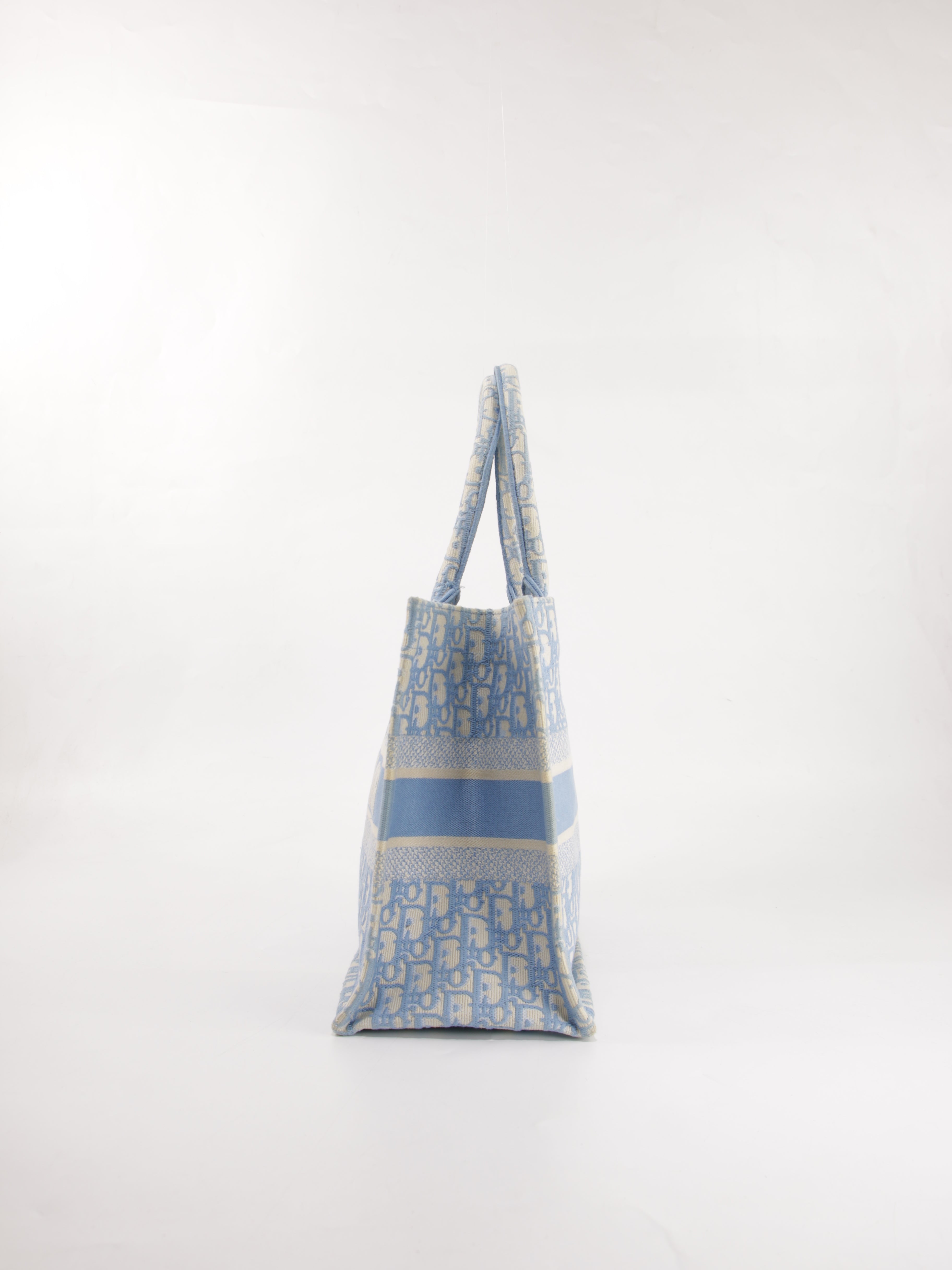 Medium Book Tote