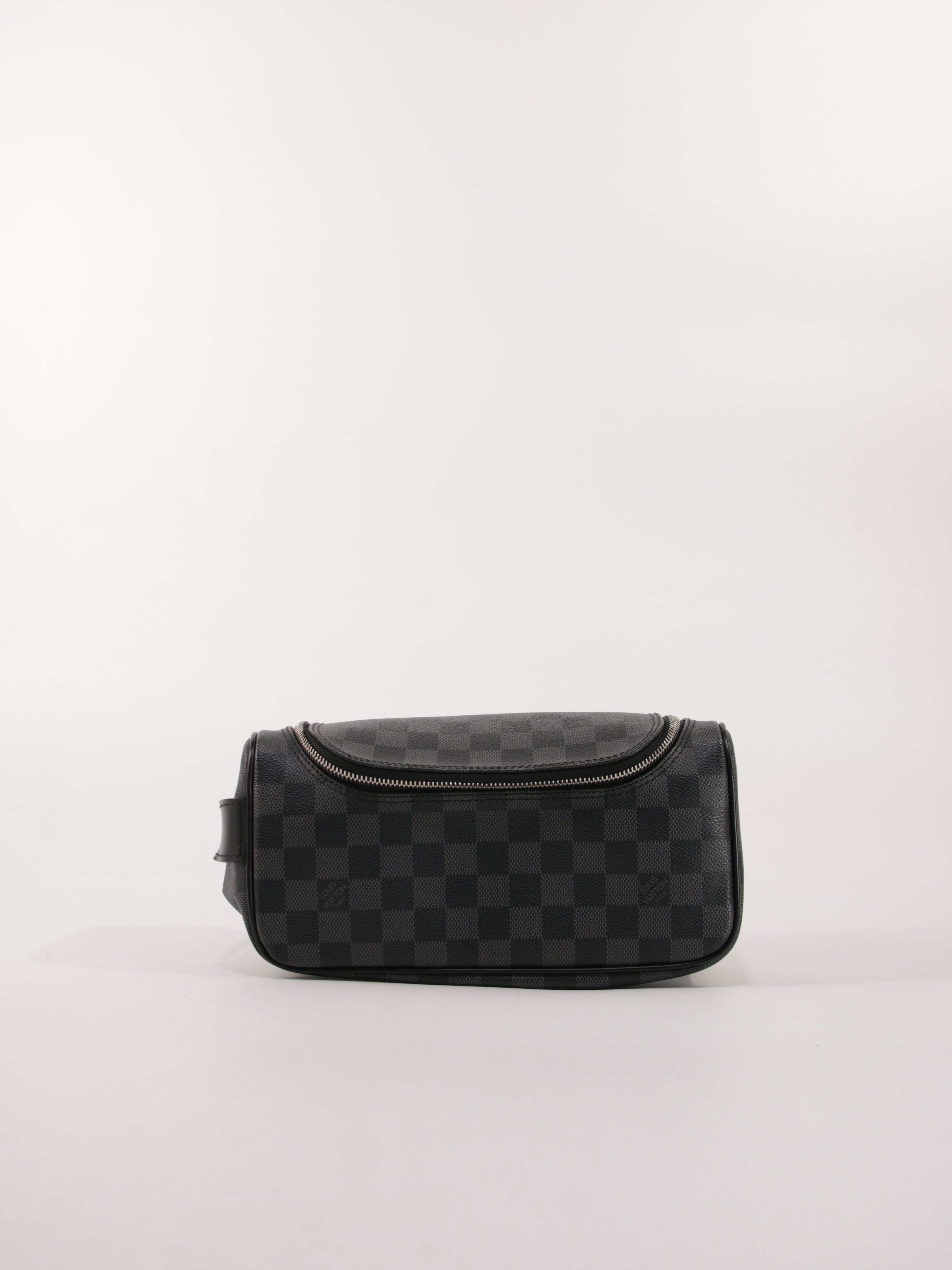 Cosmetic pouch