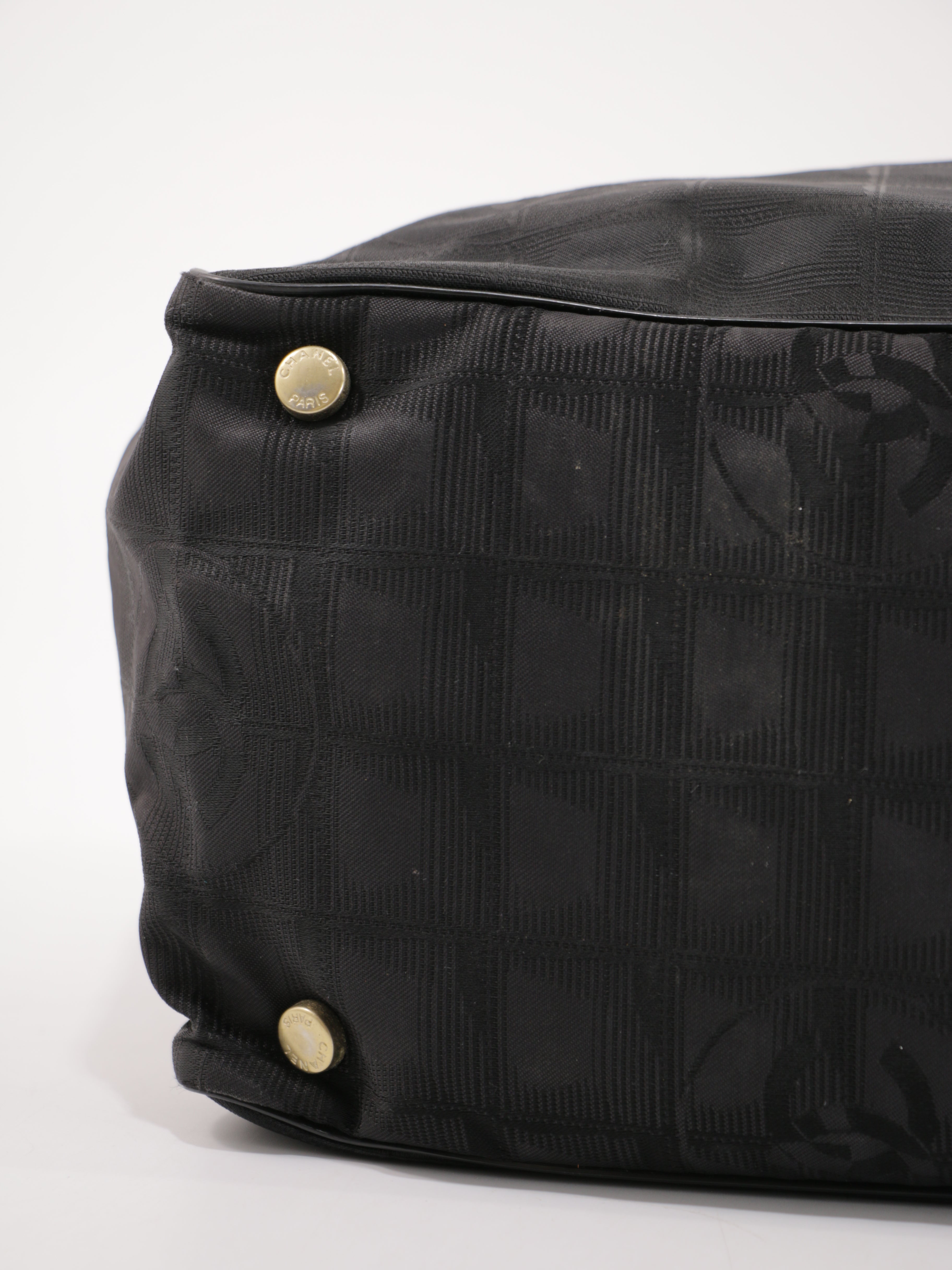 Medium New Travel Line Tote