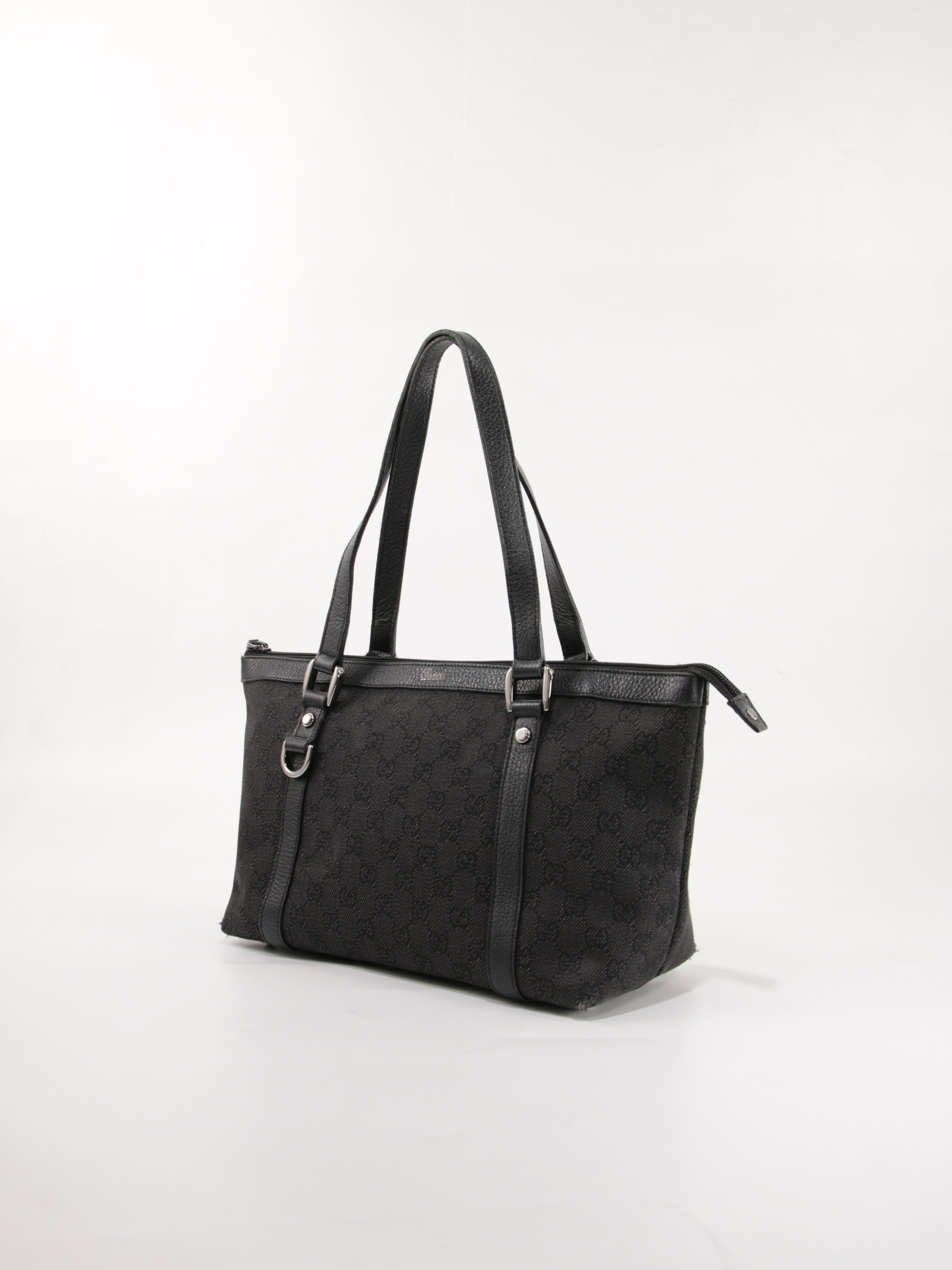 Abbey Zip Tote