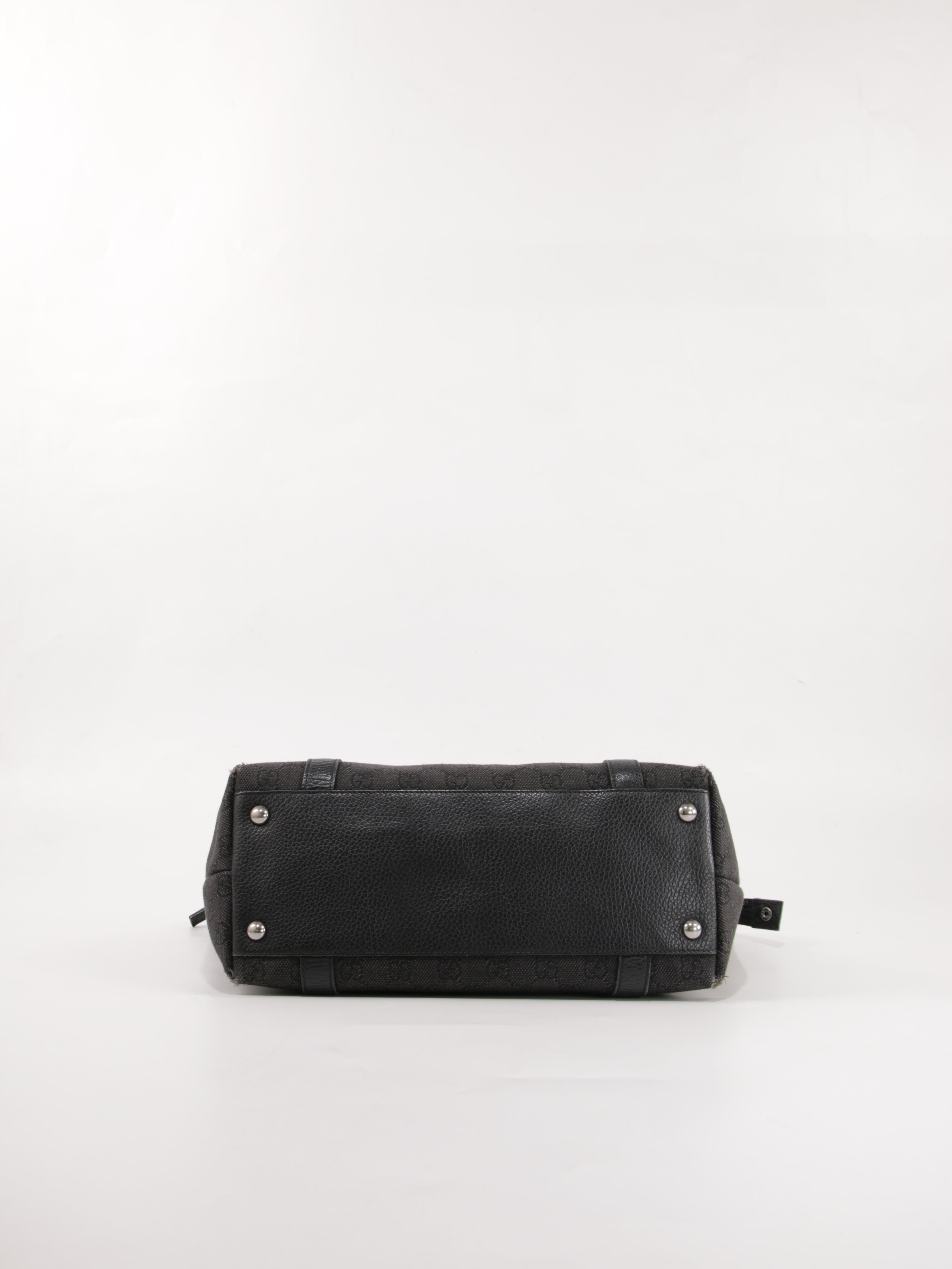 Abbey Zip Tote
