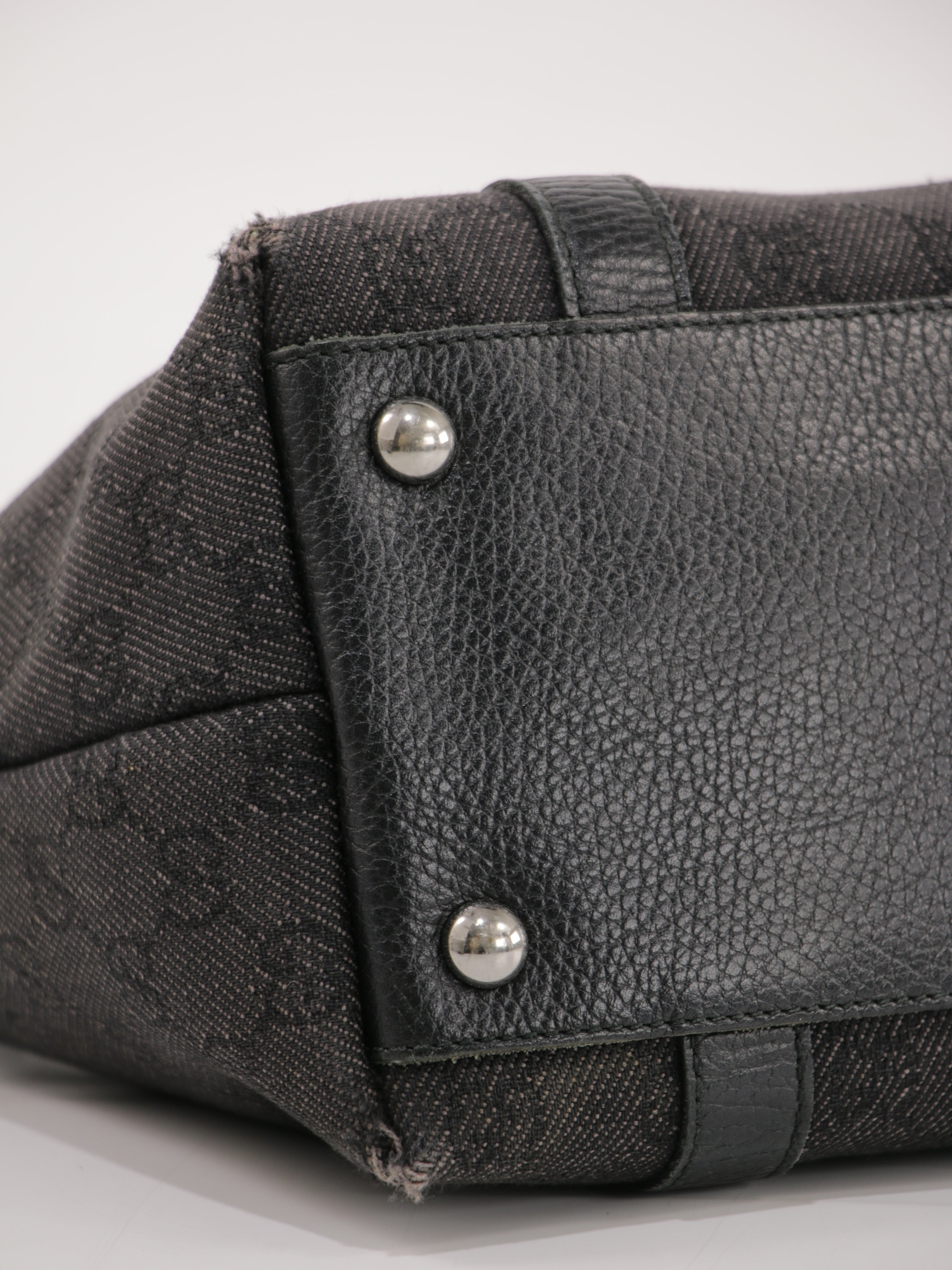 Abbey Zip Tote