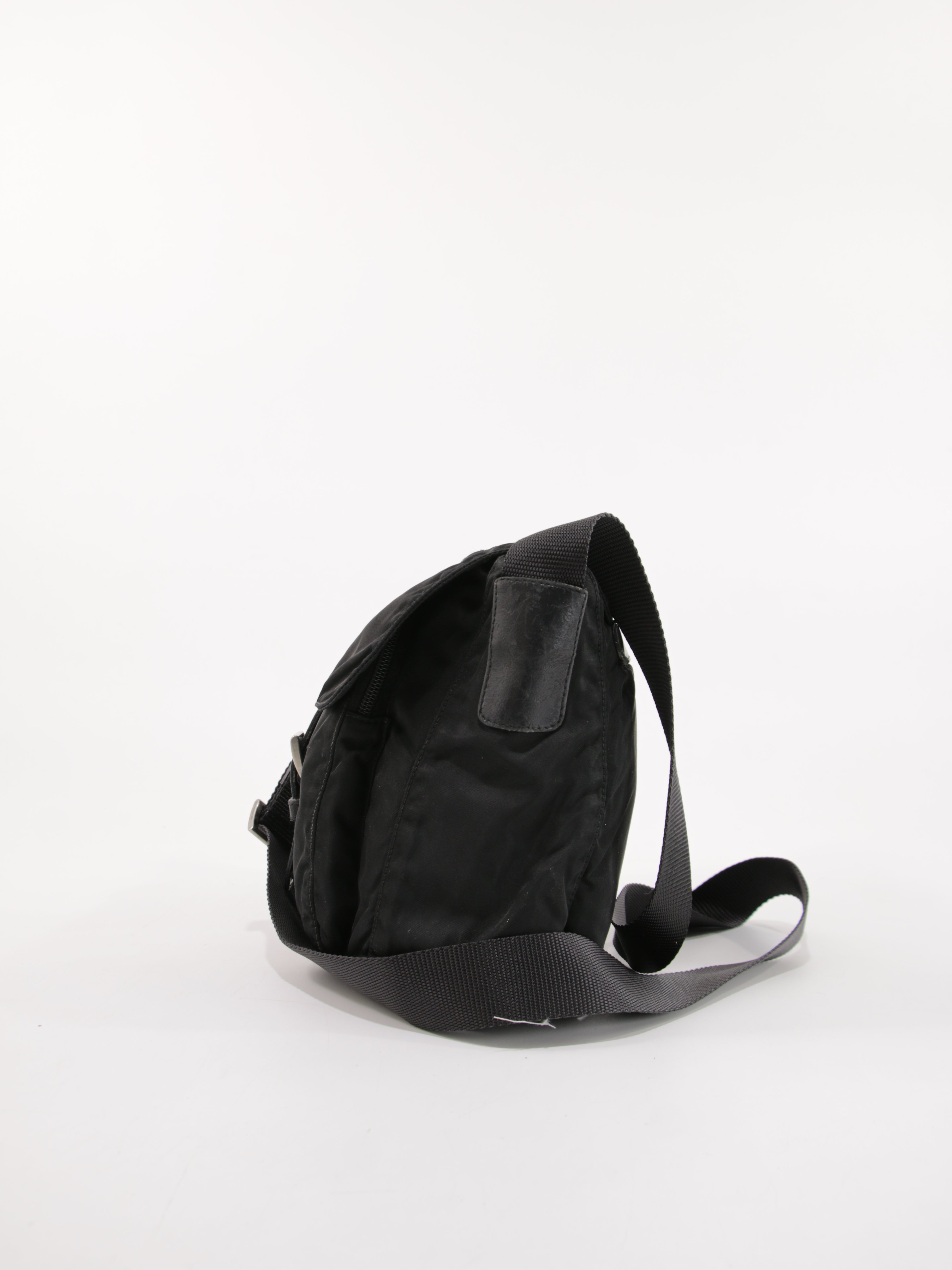 Single Buckle Messenger