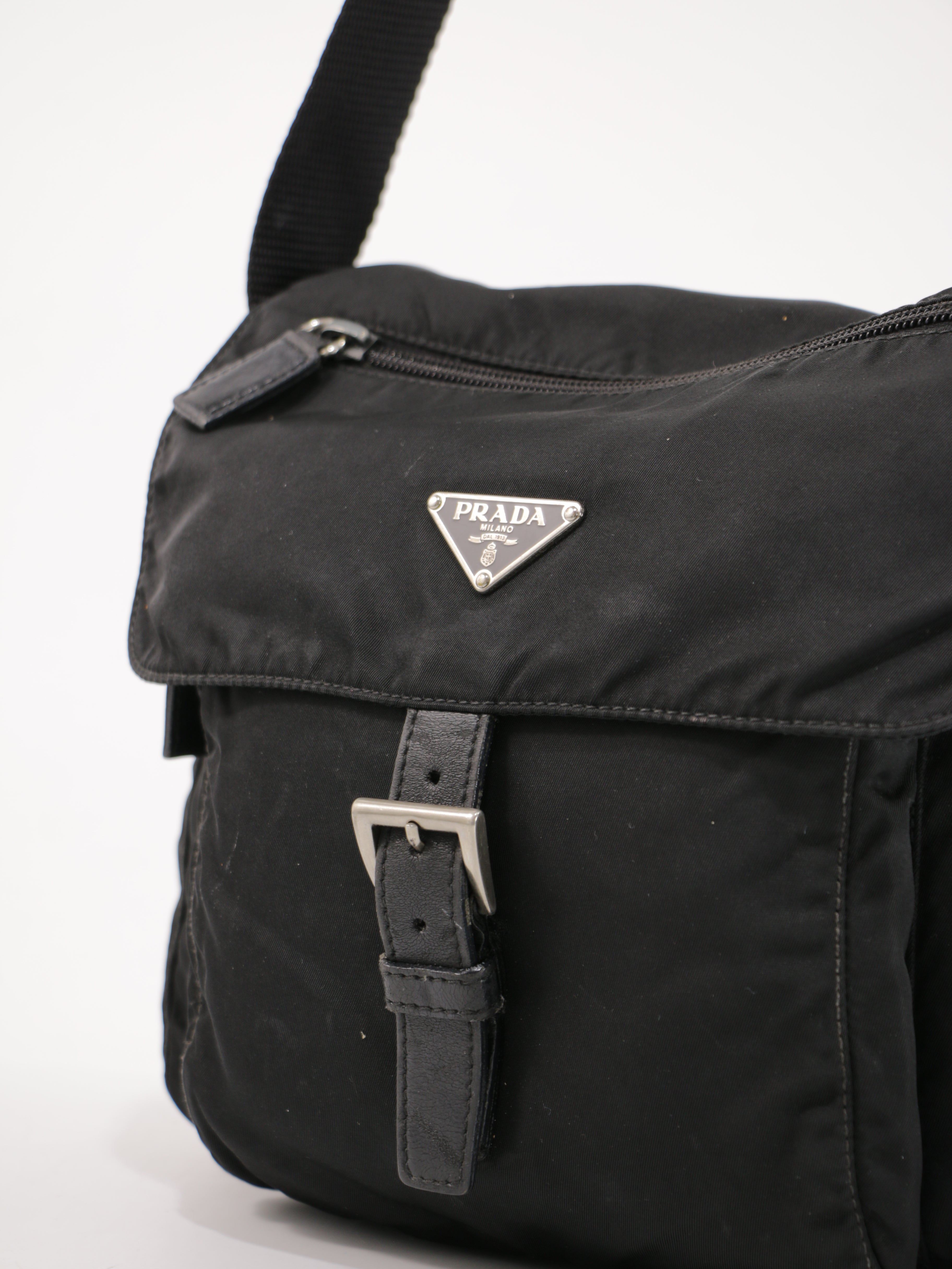 Single Buckle Messenger