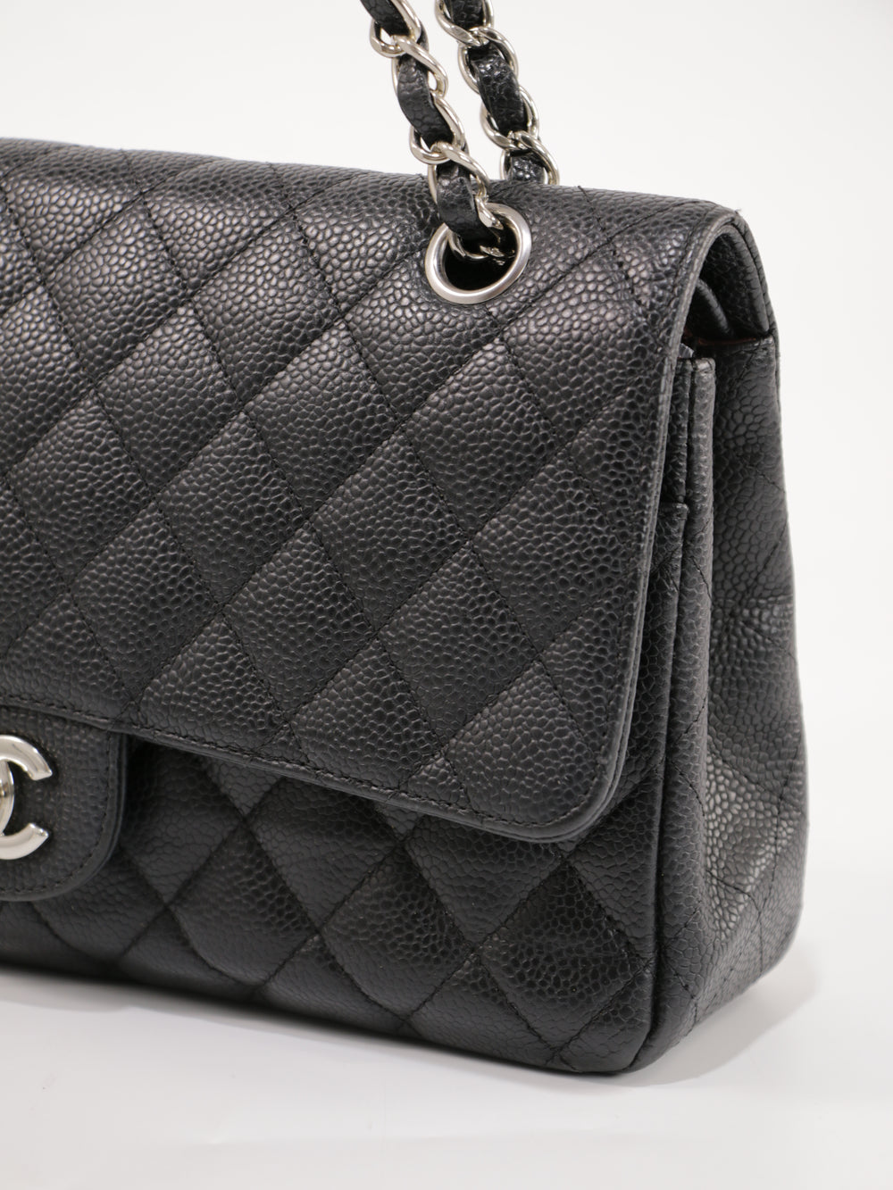 Medium Classic Flap