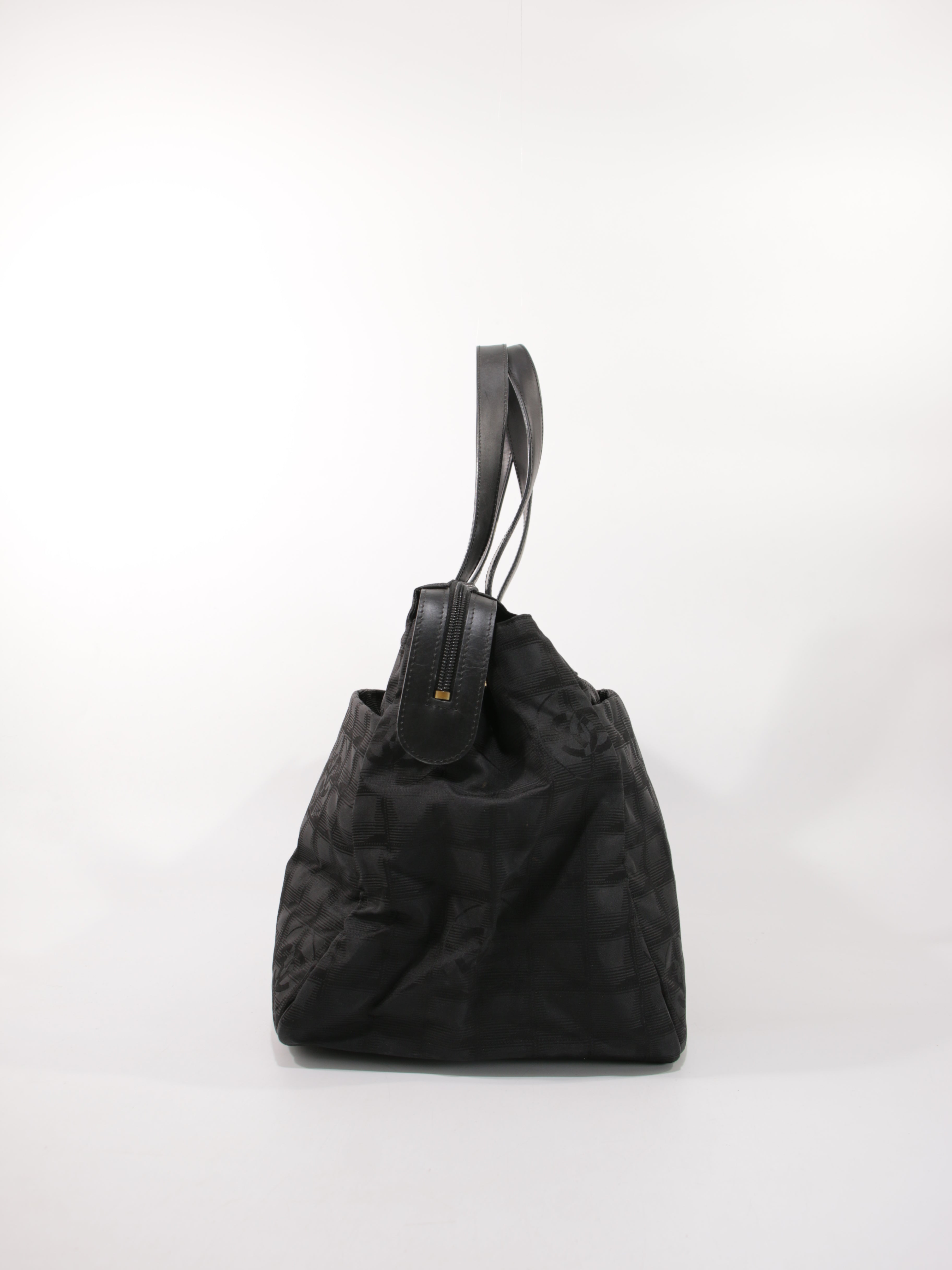 Large Travel Line Tote