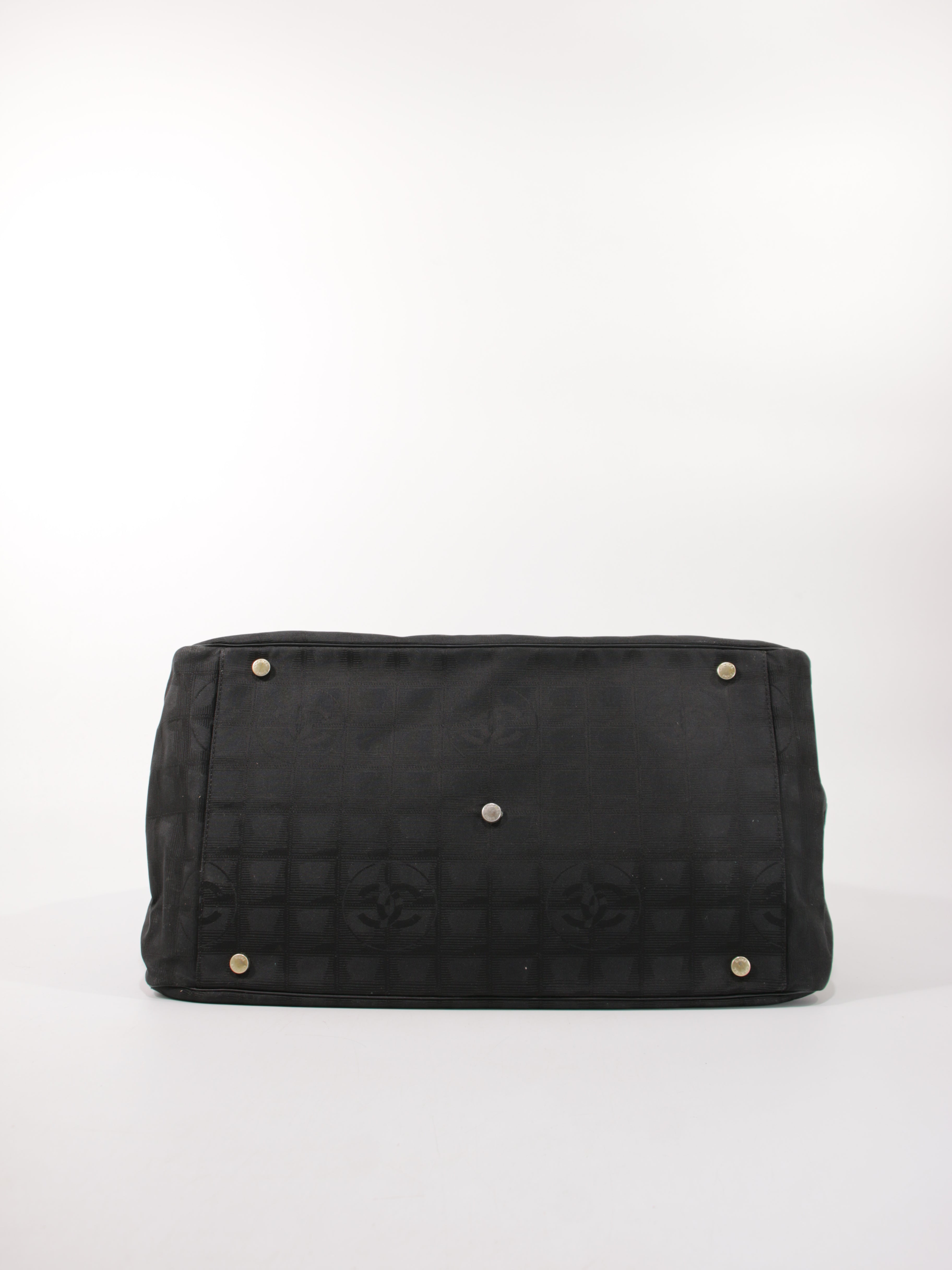 Large Travel Line Tote