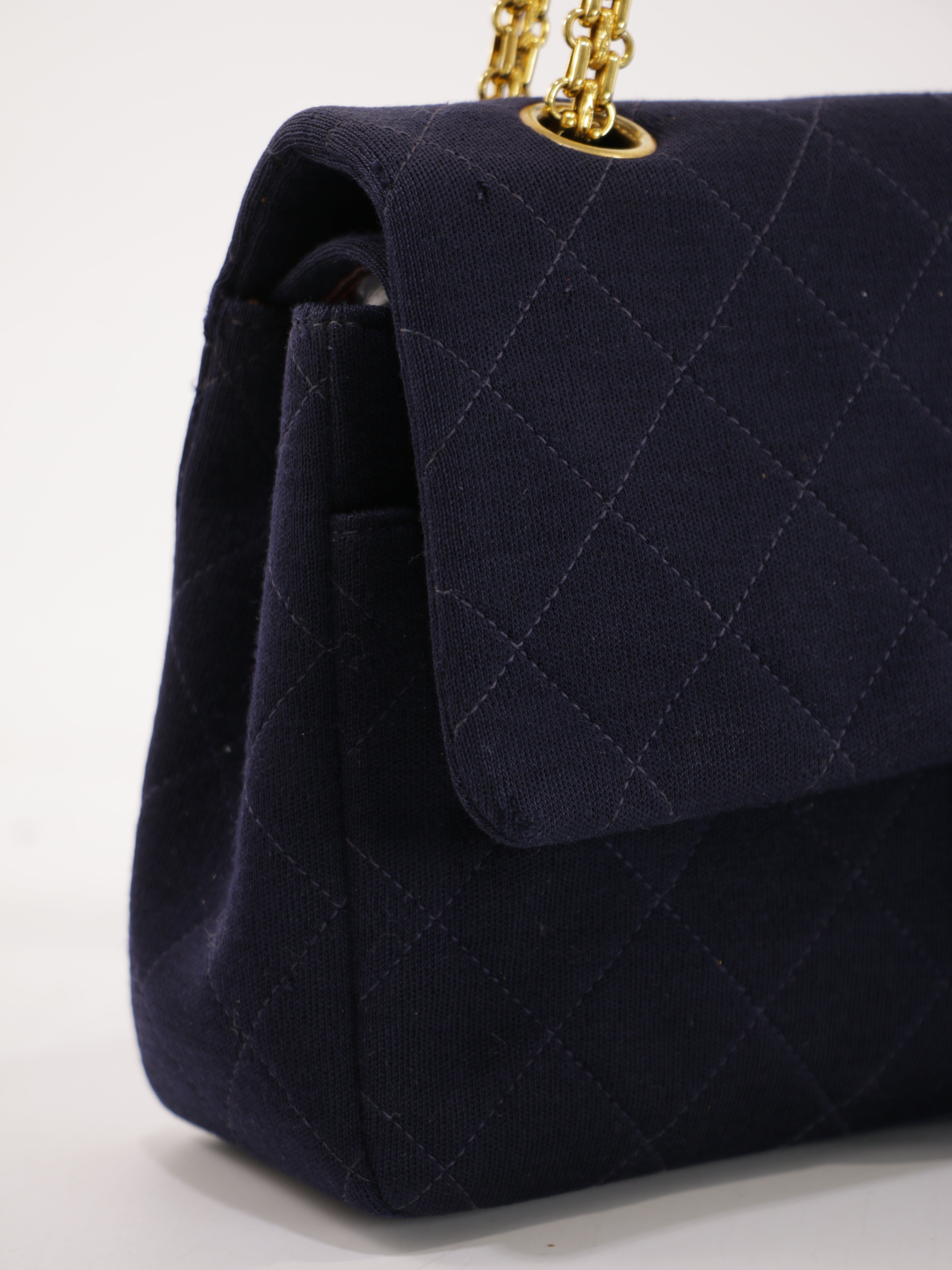 Medium Classic Flap