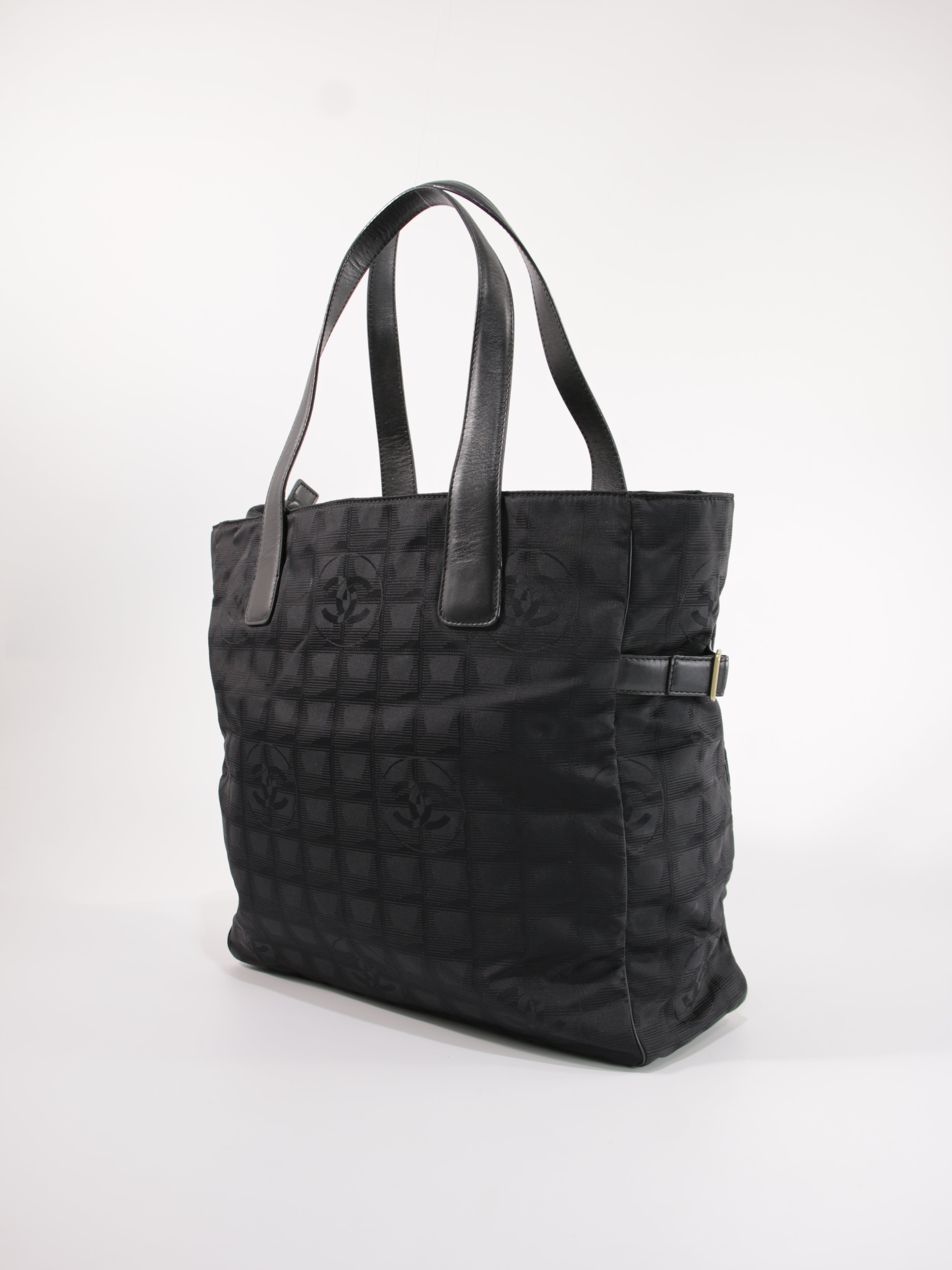 Large Travel Line Tote