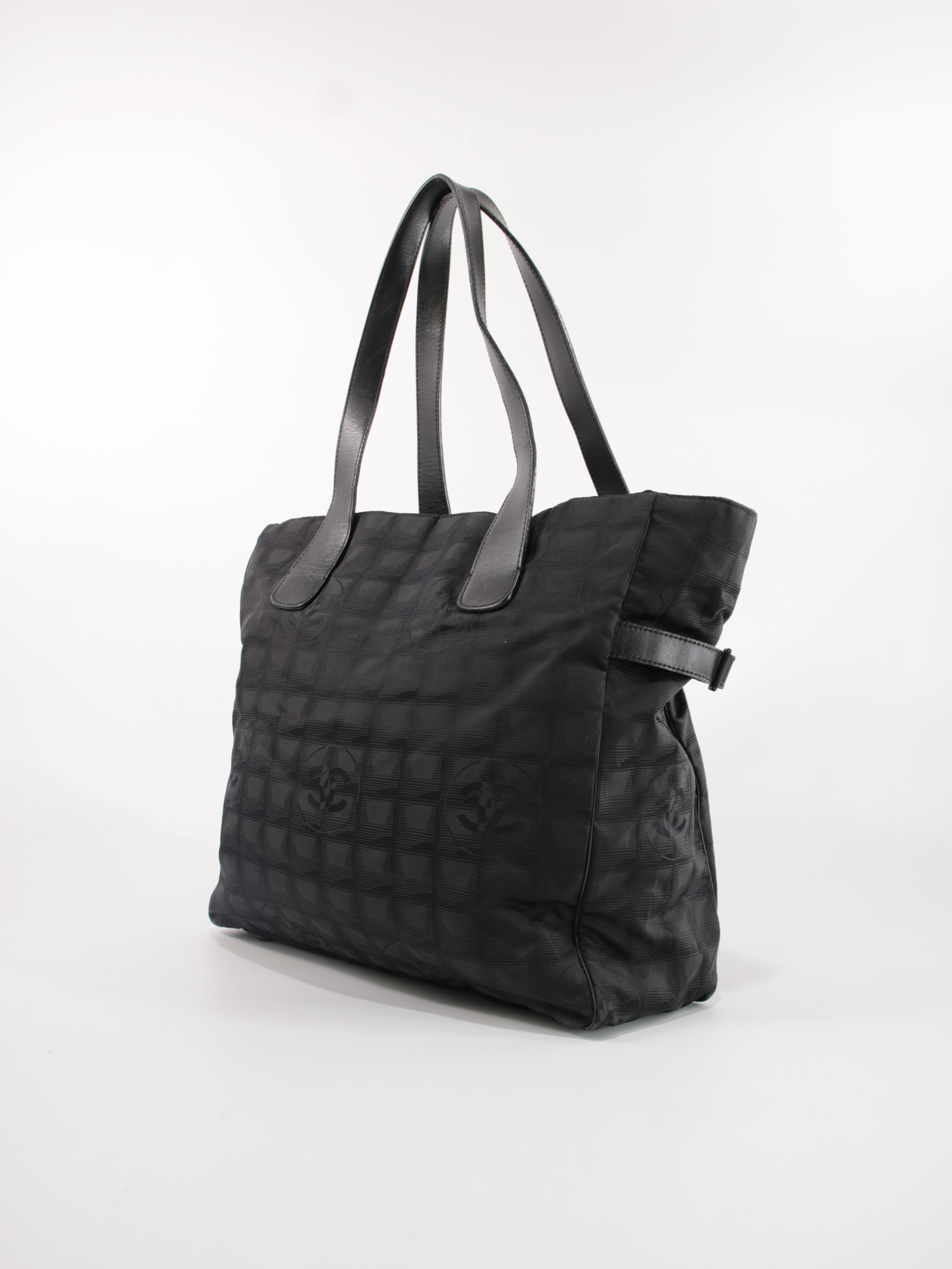 Large Travel Line Tote