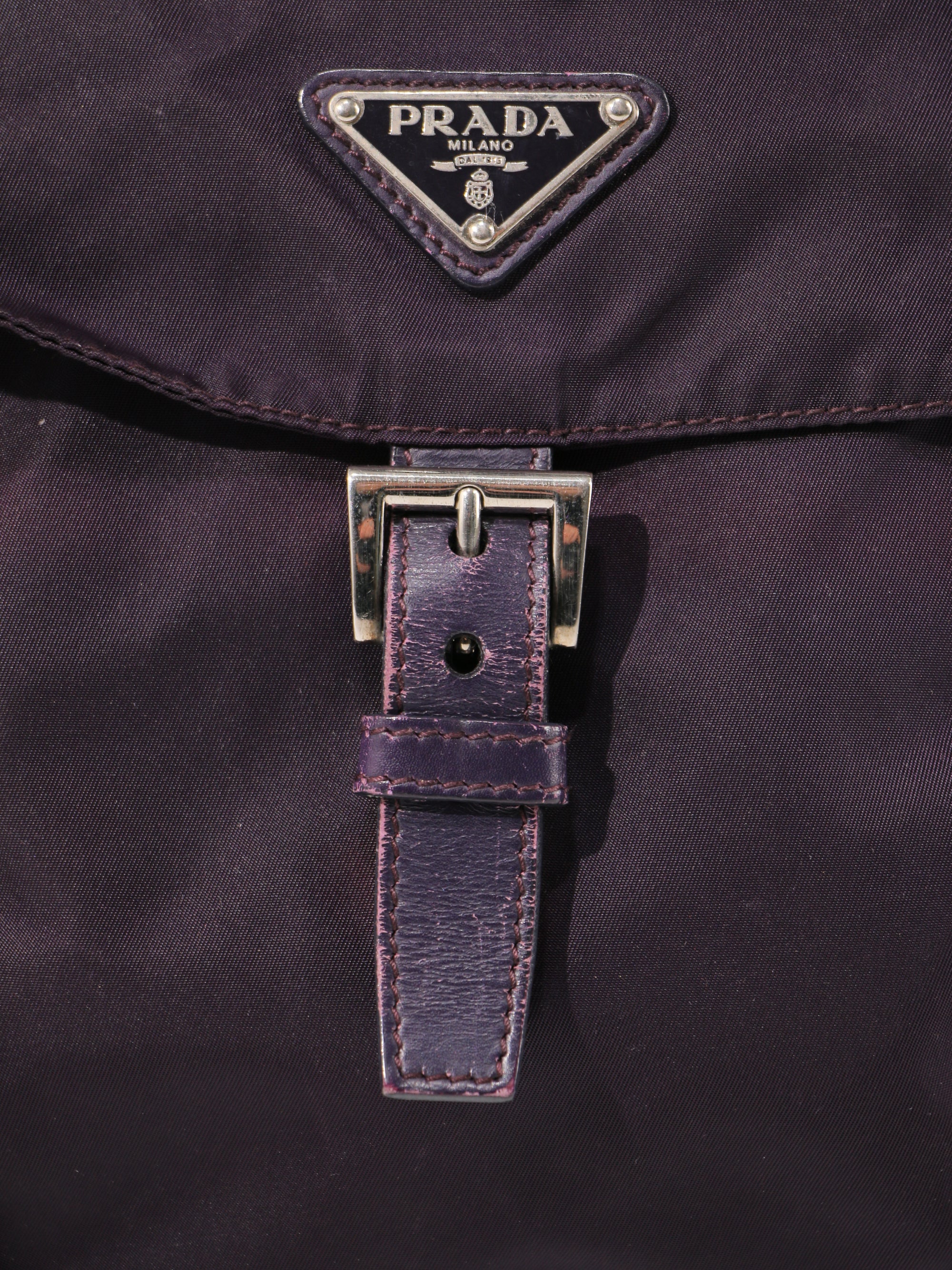 Single Buckle Messenger