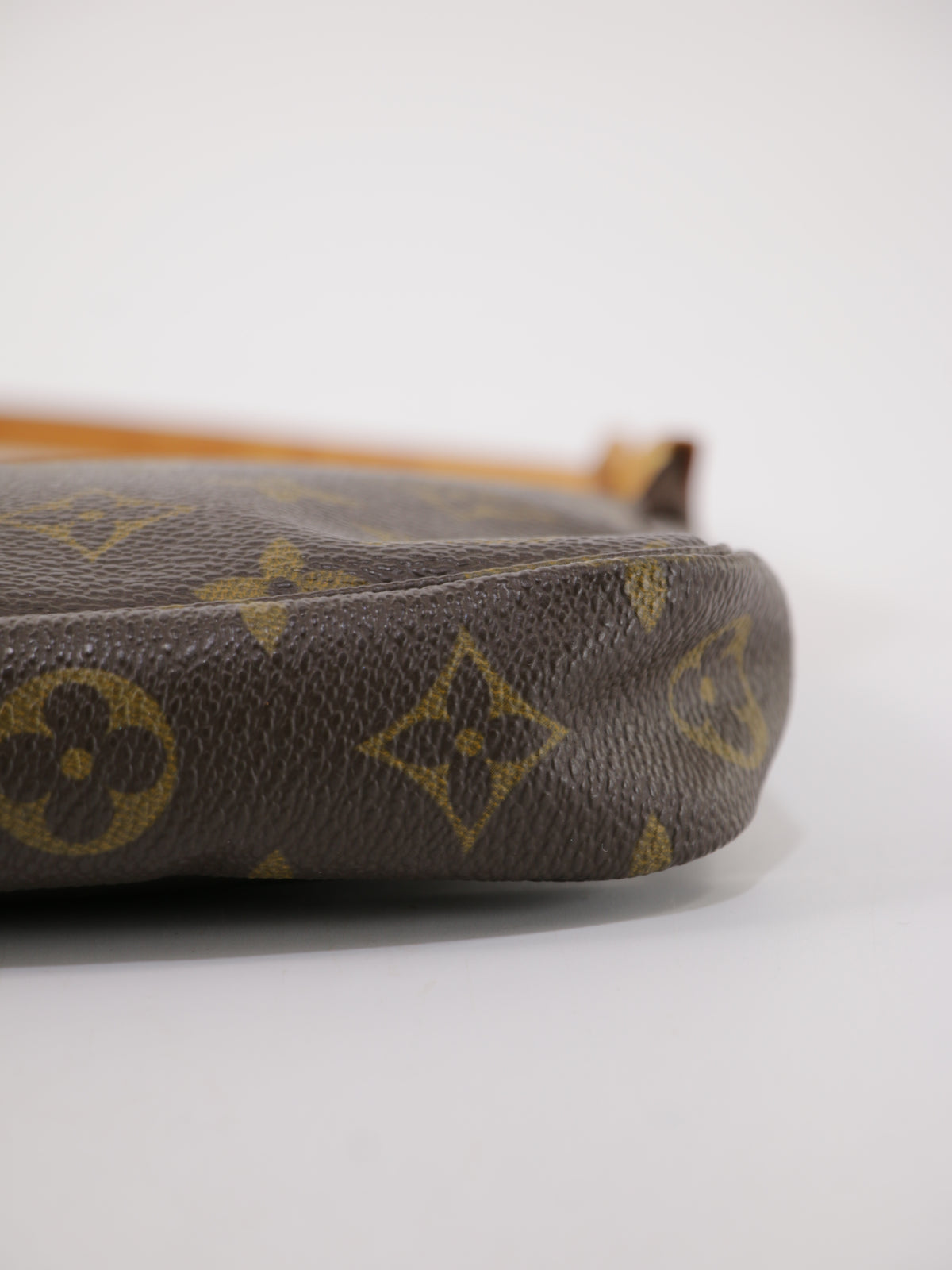 Louis Vuitton Accessories Pochette