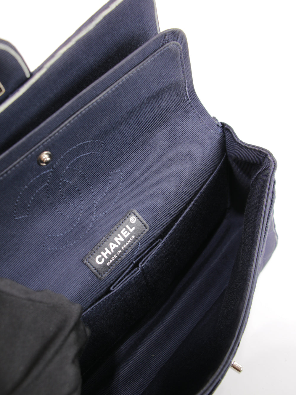 Medium Classic Flap