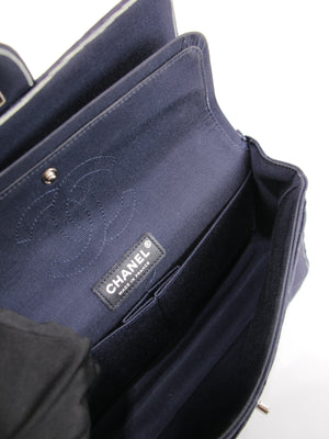 Medium Classic Flap