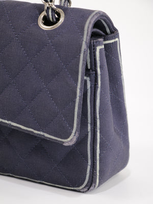 Medium Classic Flap