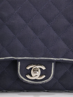 Medium Classic Flap