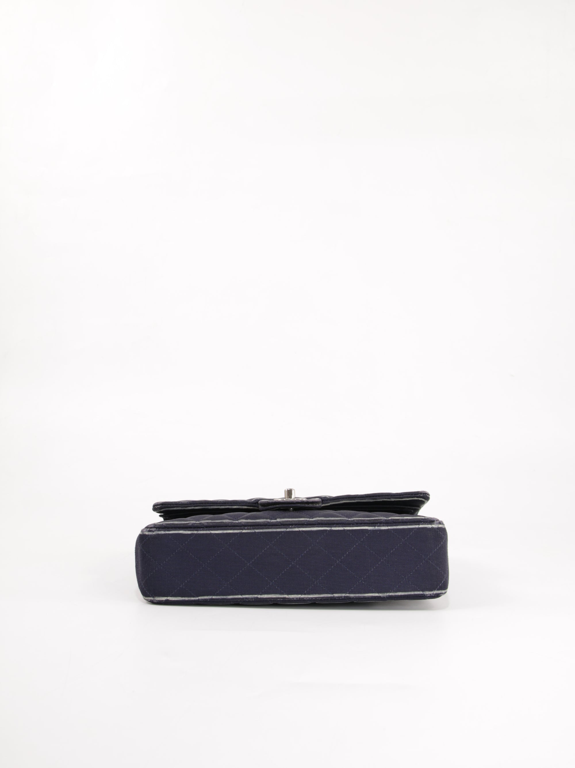 Medium Classic Flap