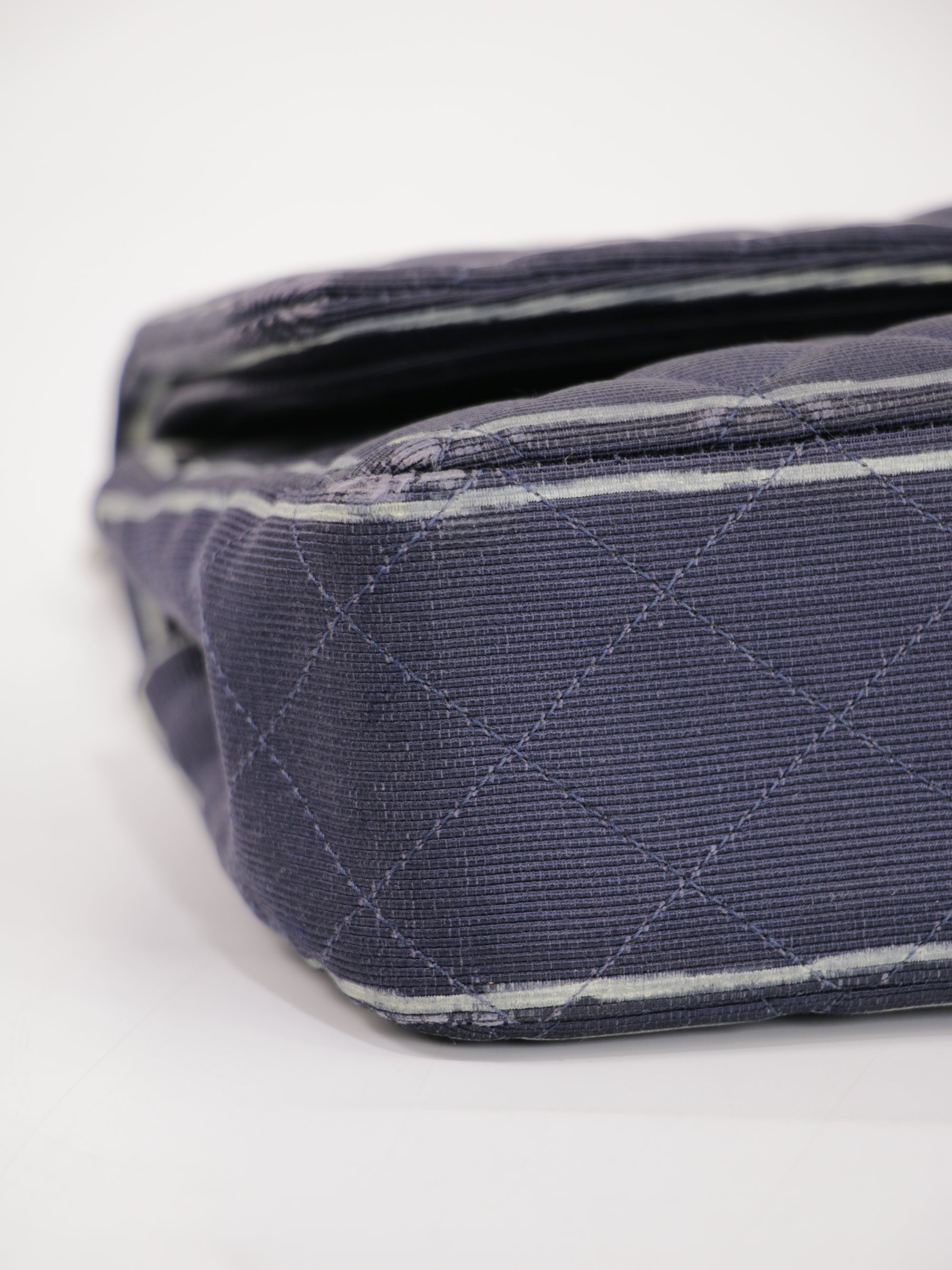 Medium Classic Flap