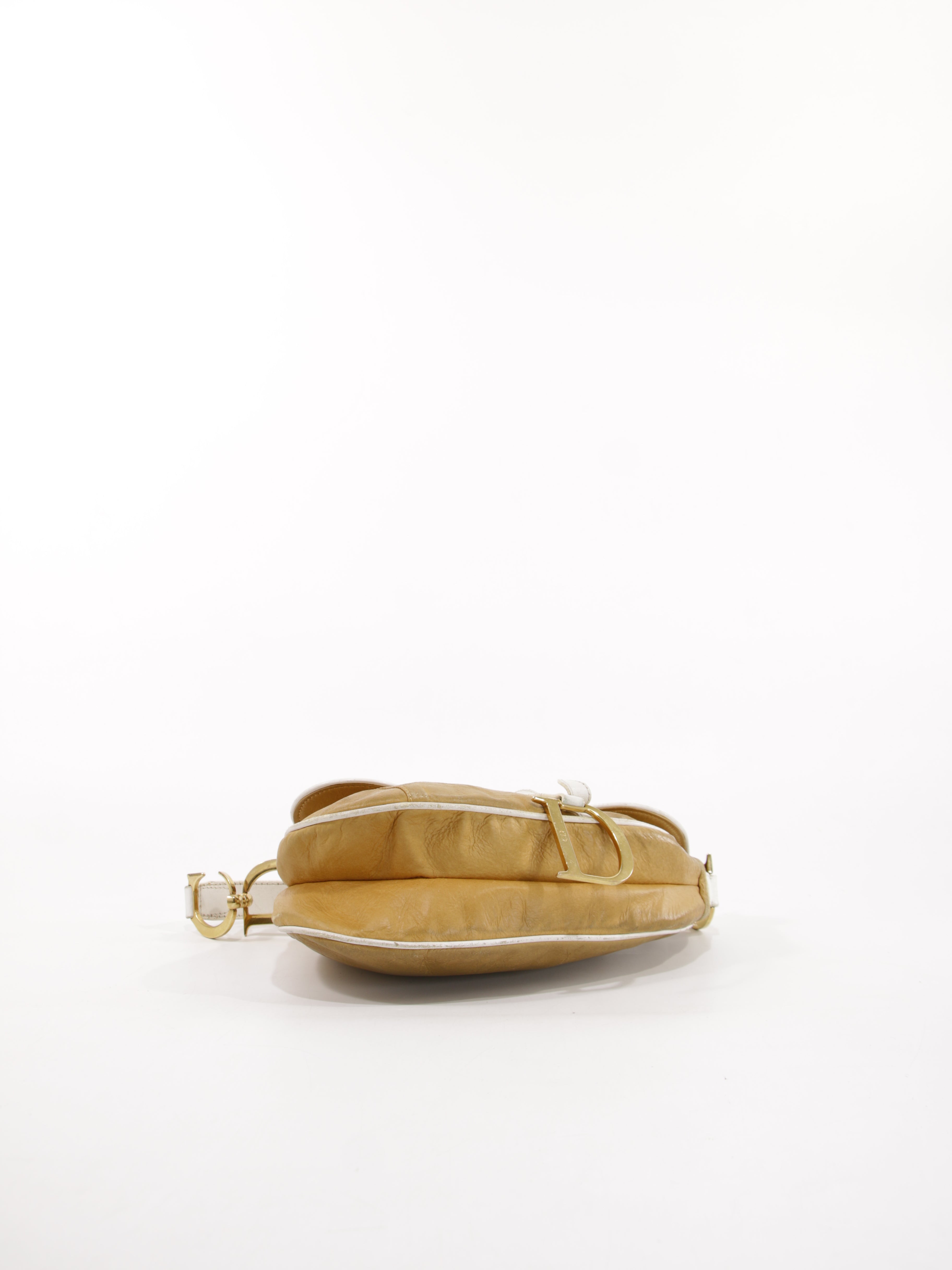 Saddle