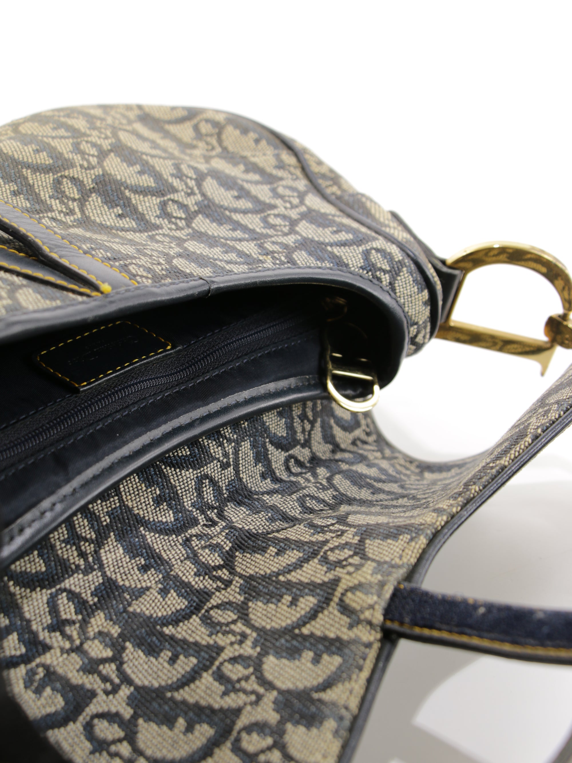 Saddle