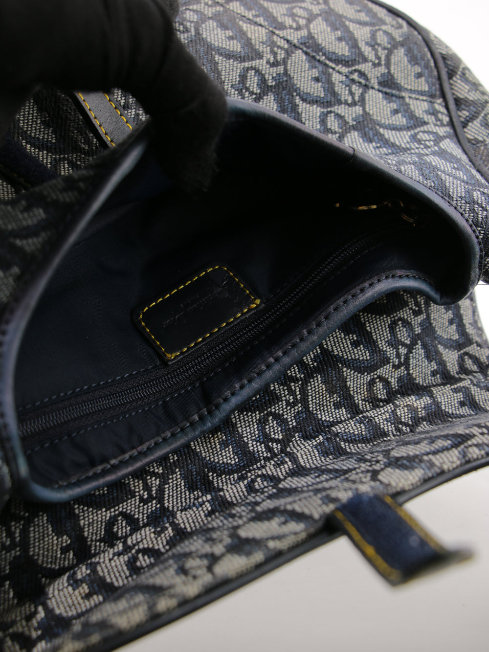 Saddle