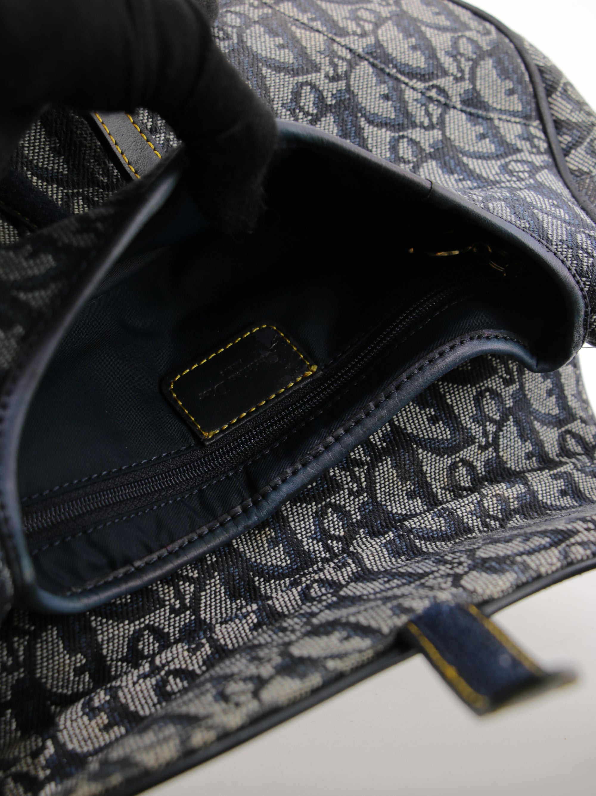 Saddle