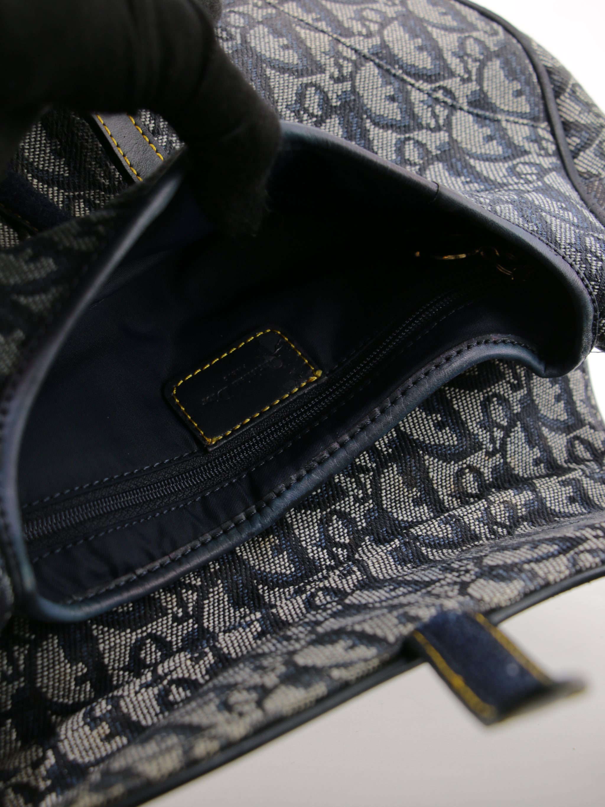 Saddle