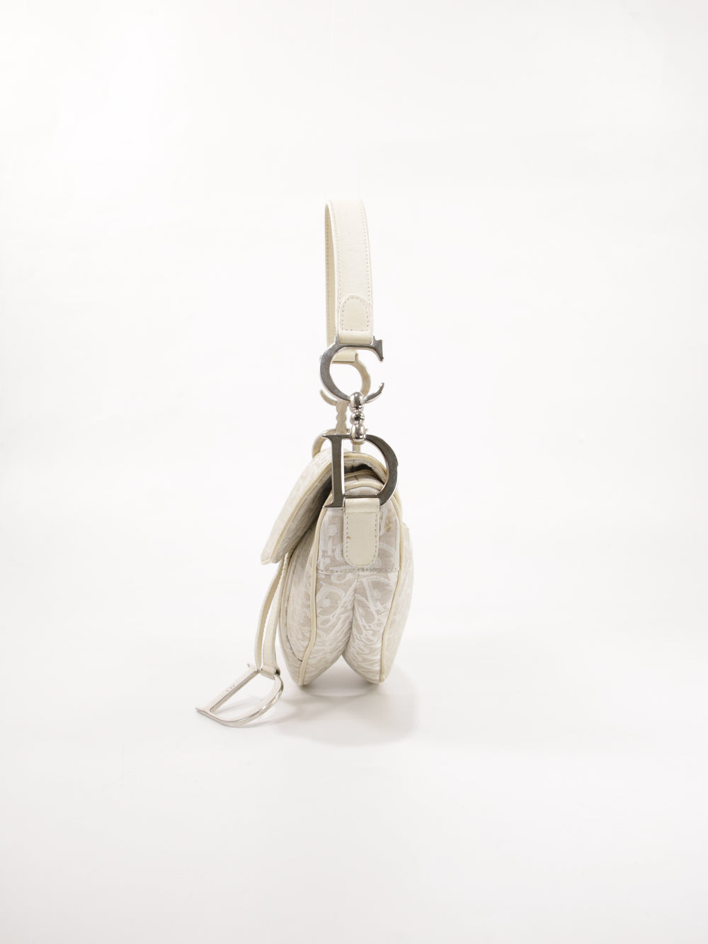 Saddle