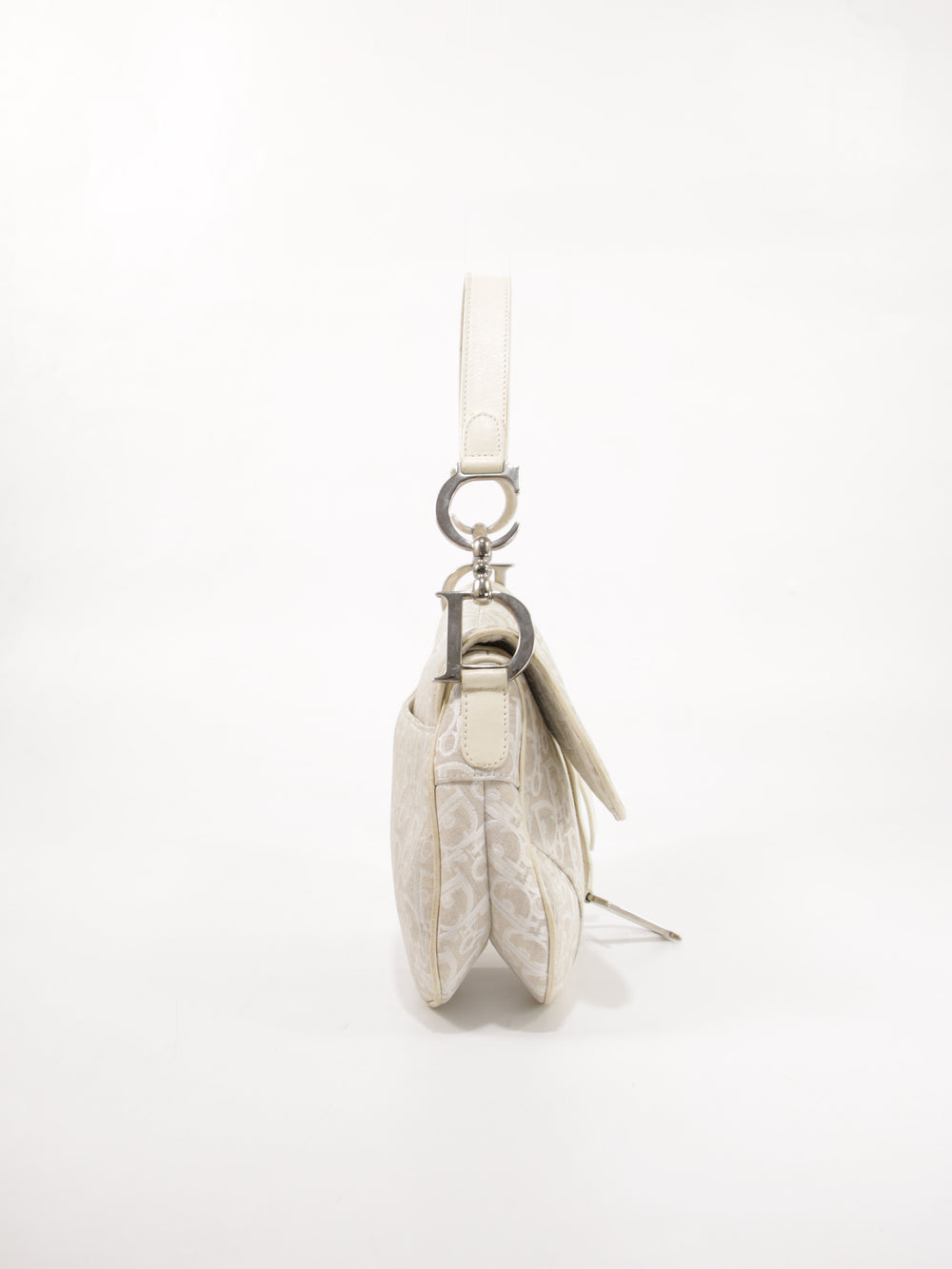 Saddle