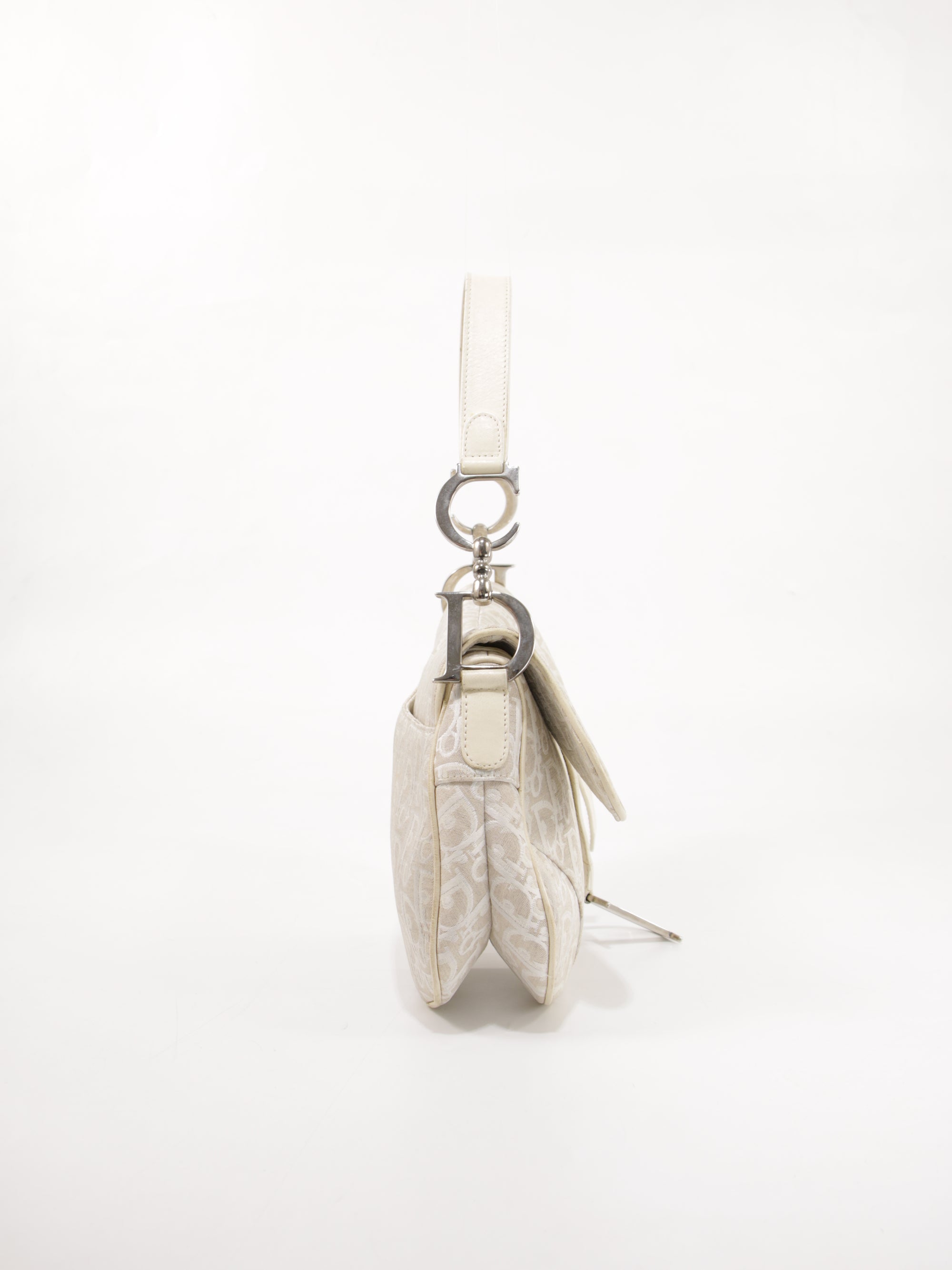 Saddle