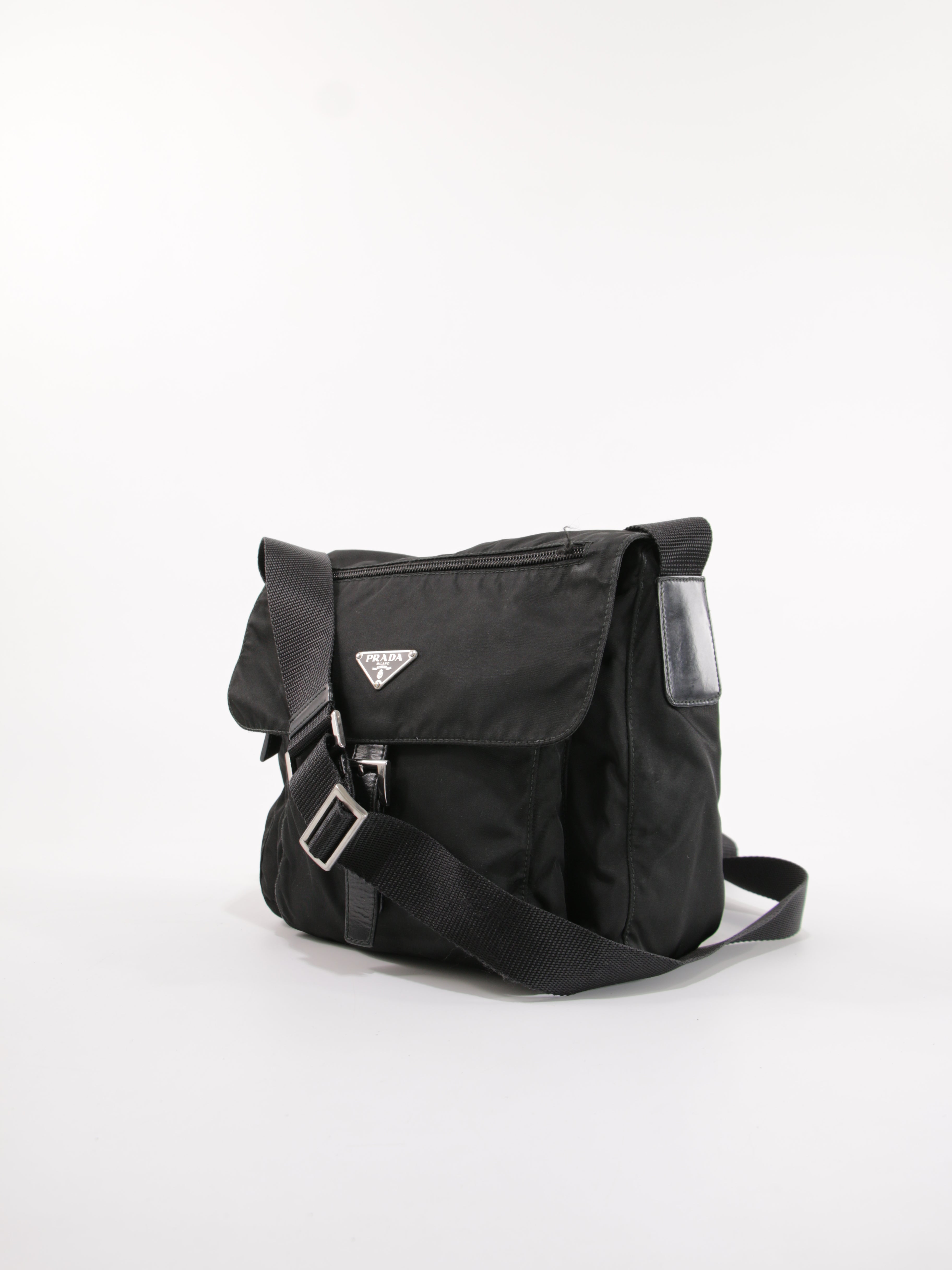 Single Buckle Messenger