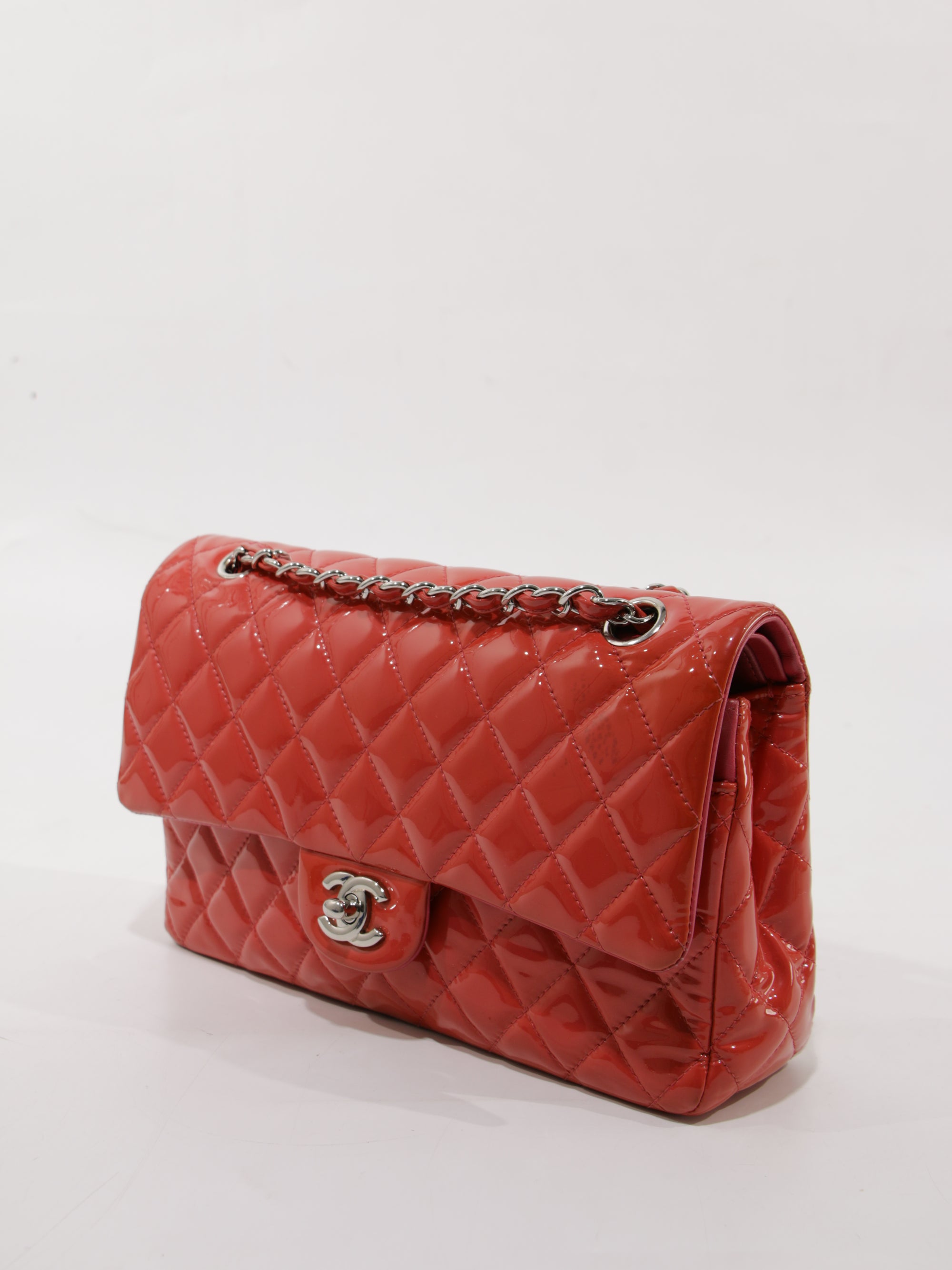 Medium Classic Flap