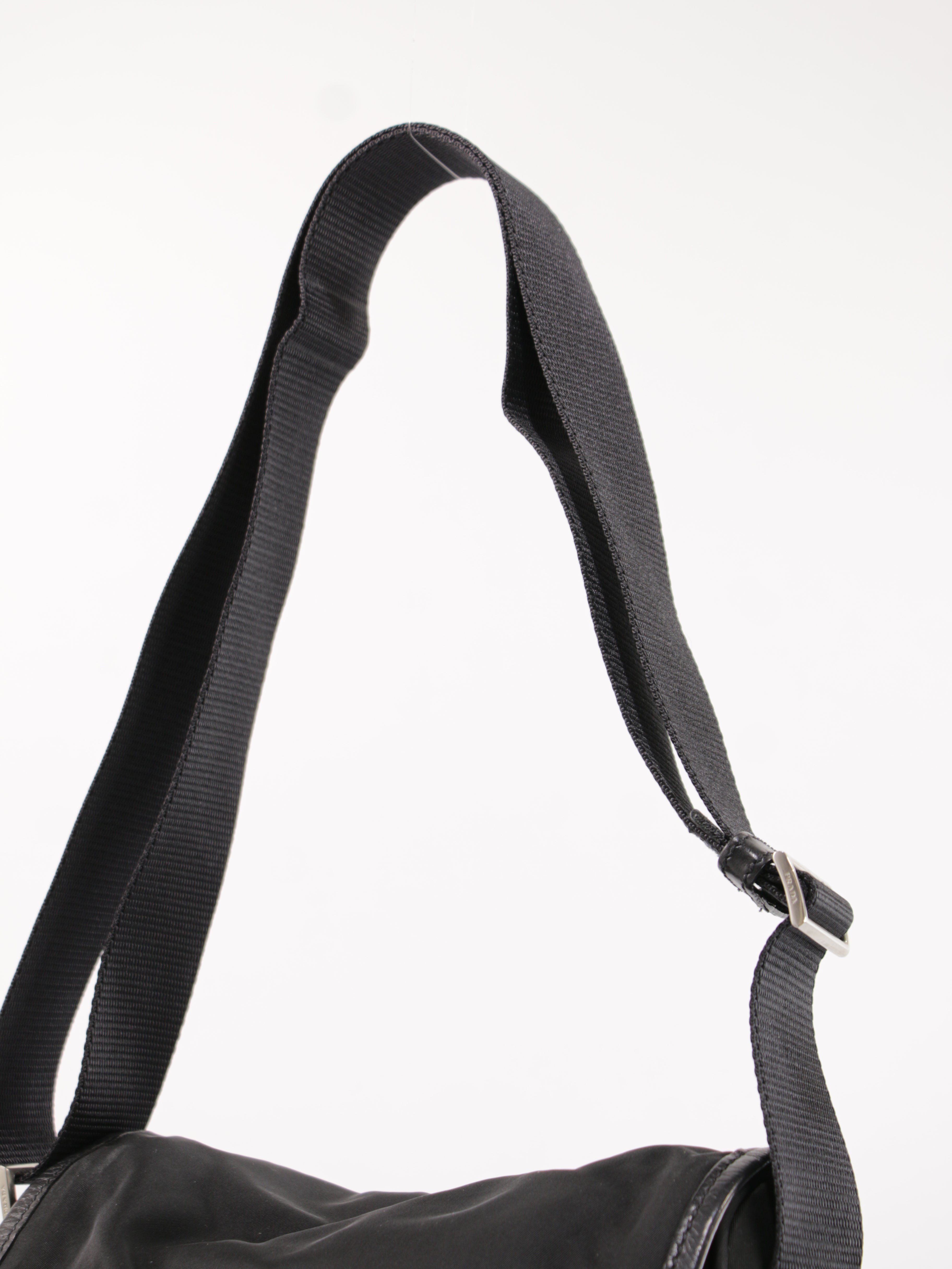 Single Buckle Messenger