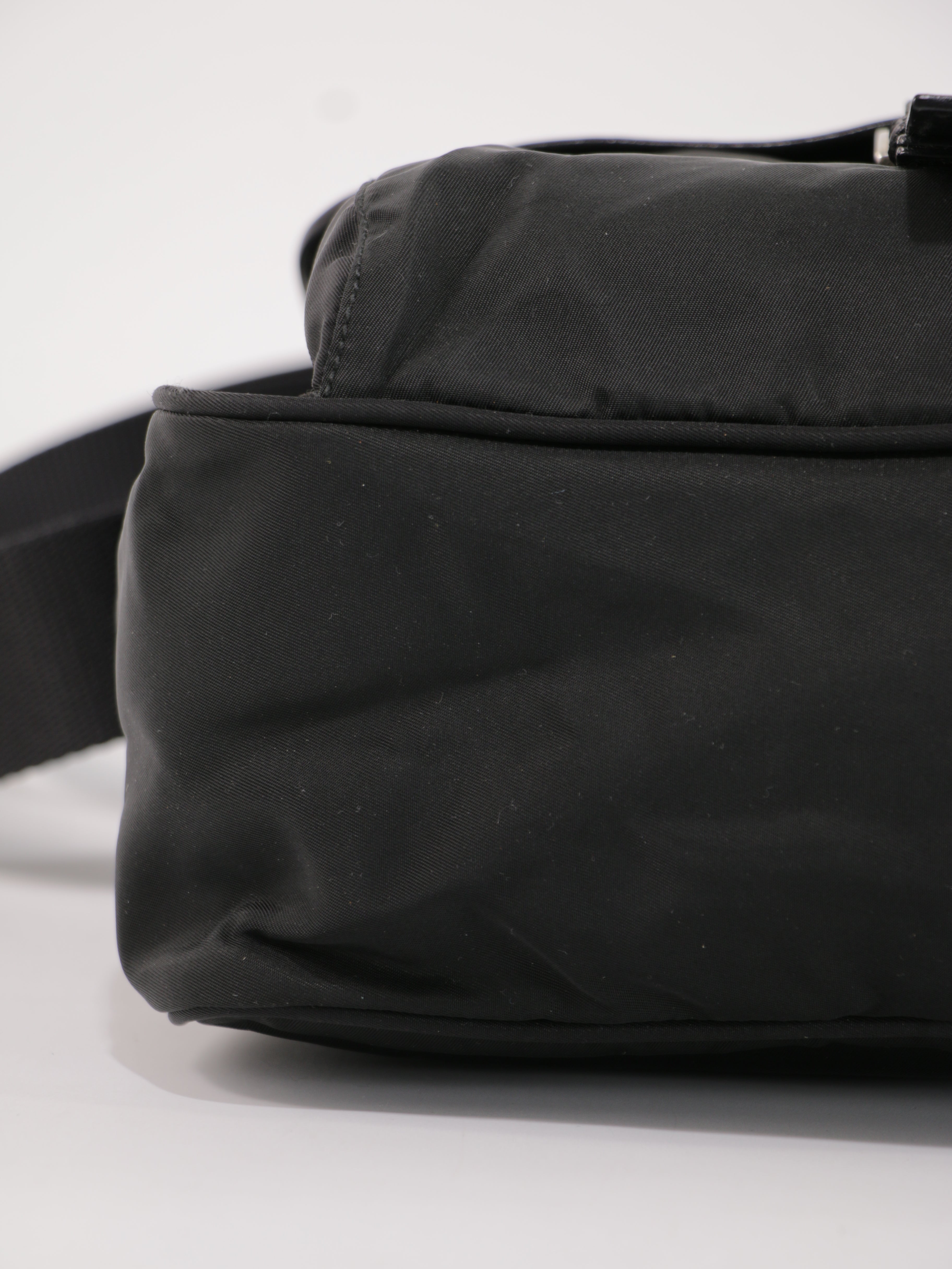 Single Buckle Messenger