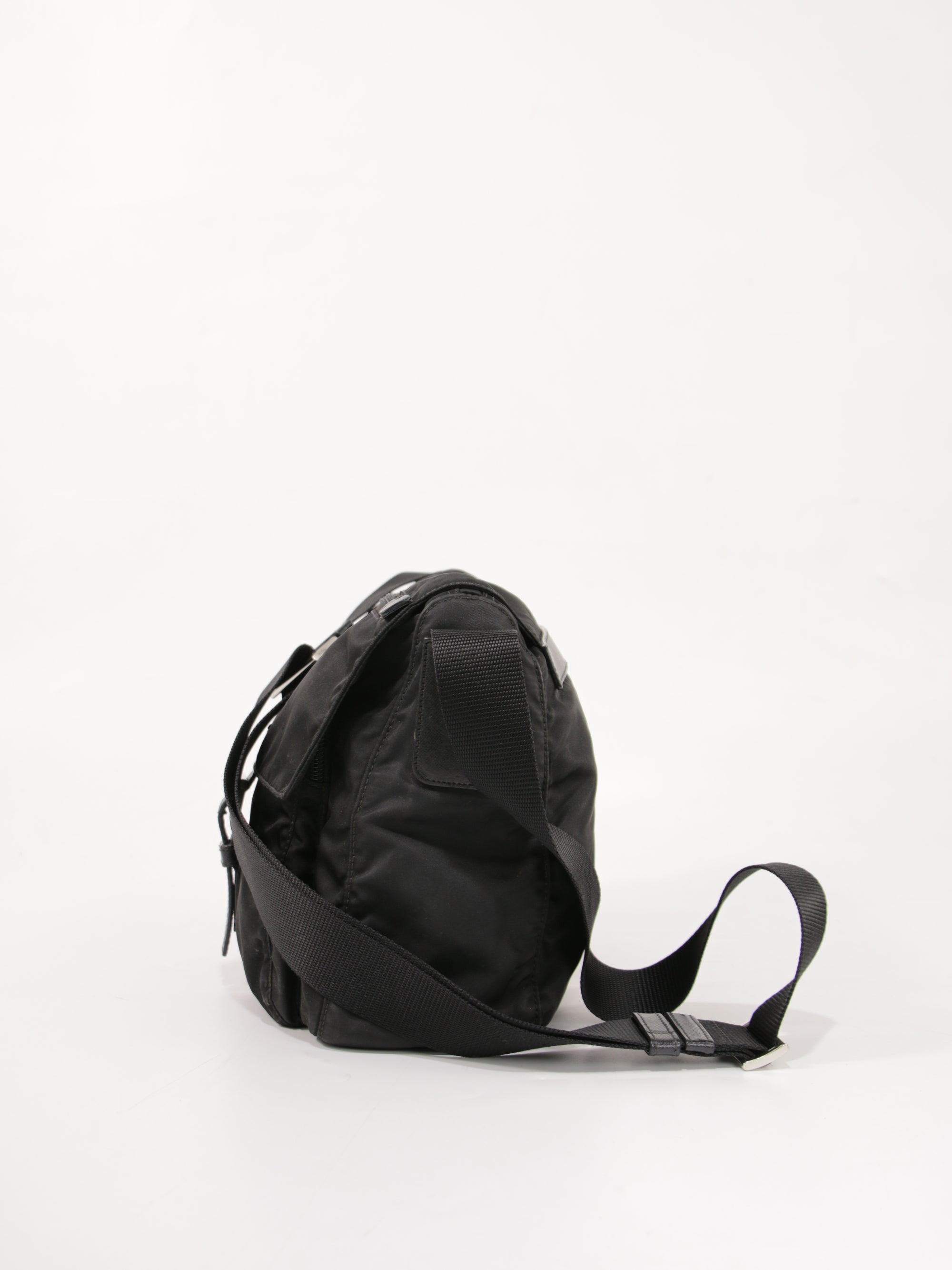 Single Buckle Messenger