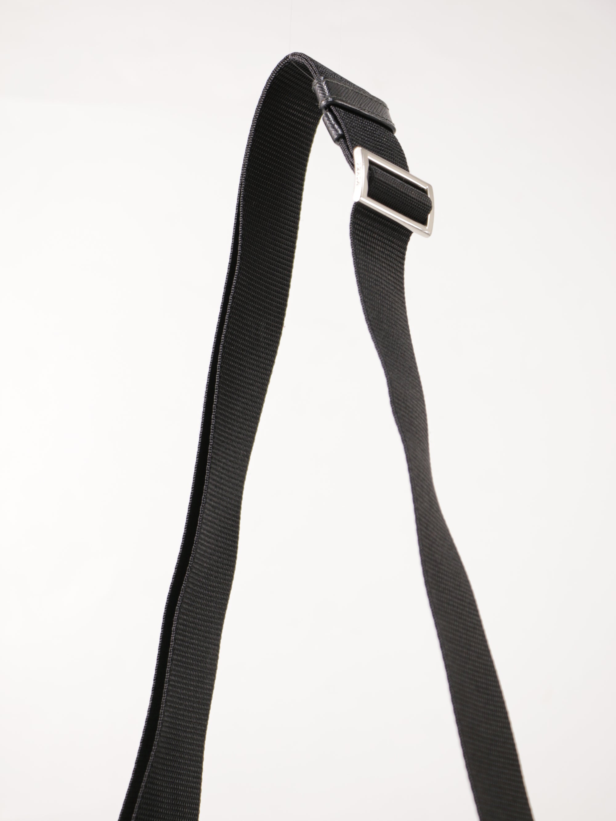 Single Buckle Messenger