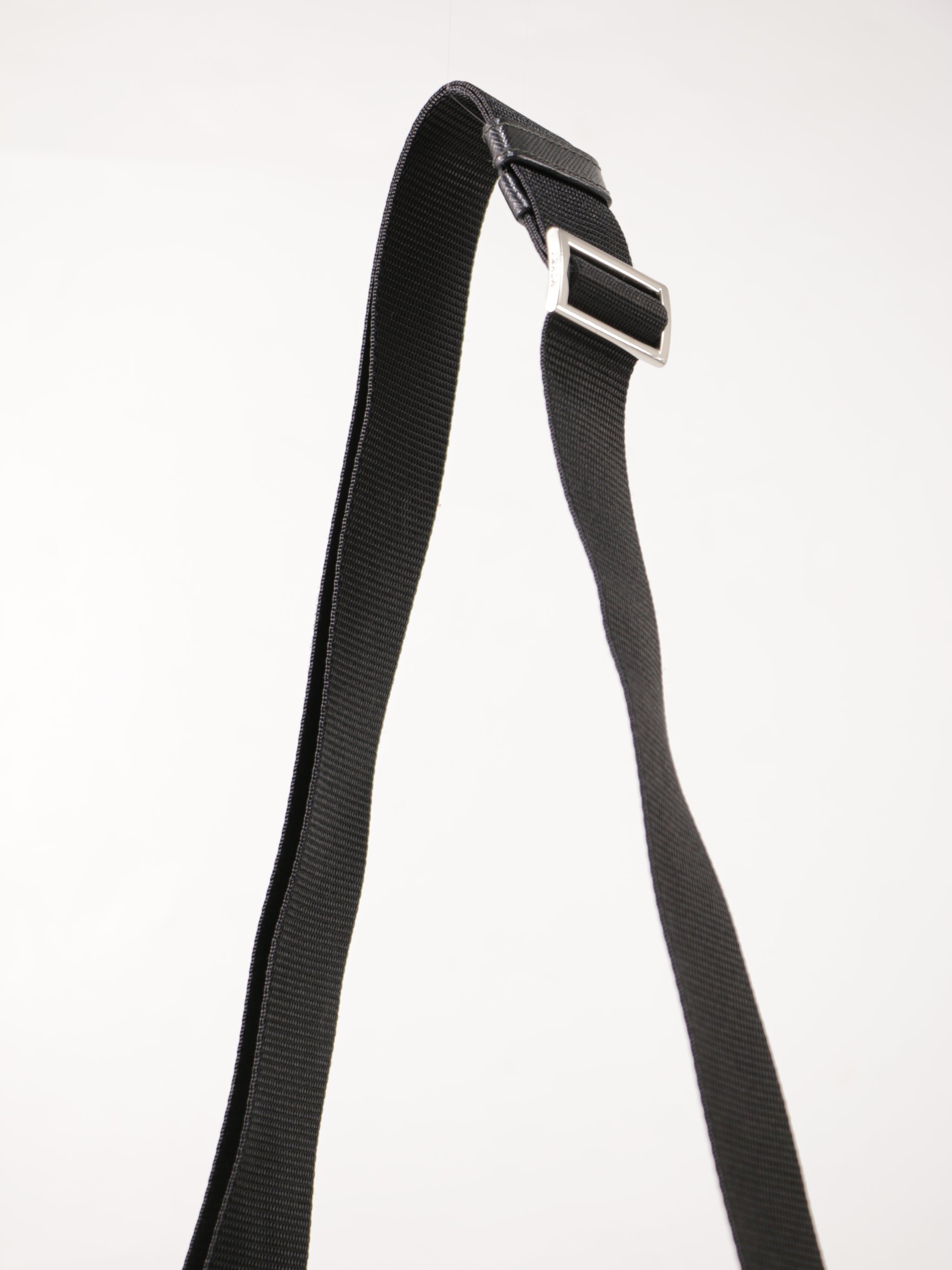 Single Buckle Messenger